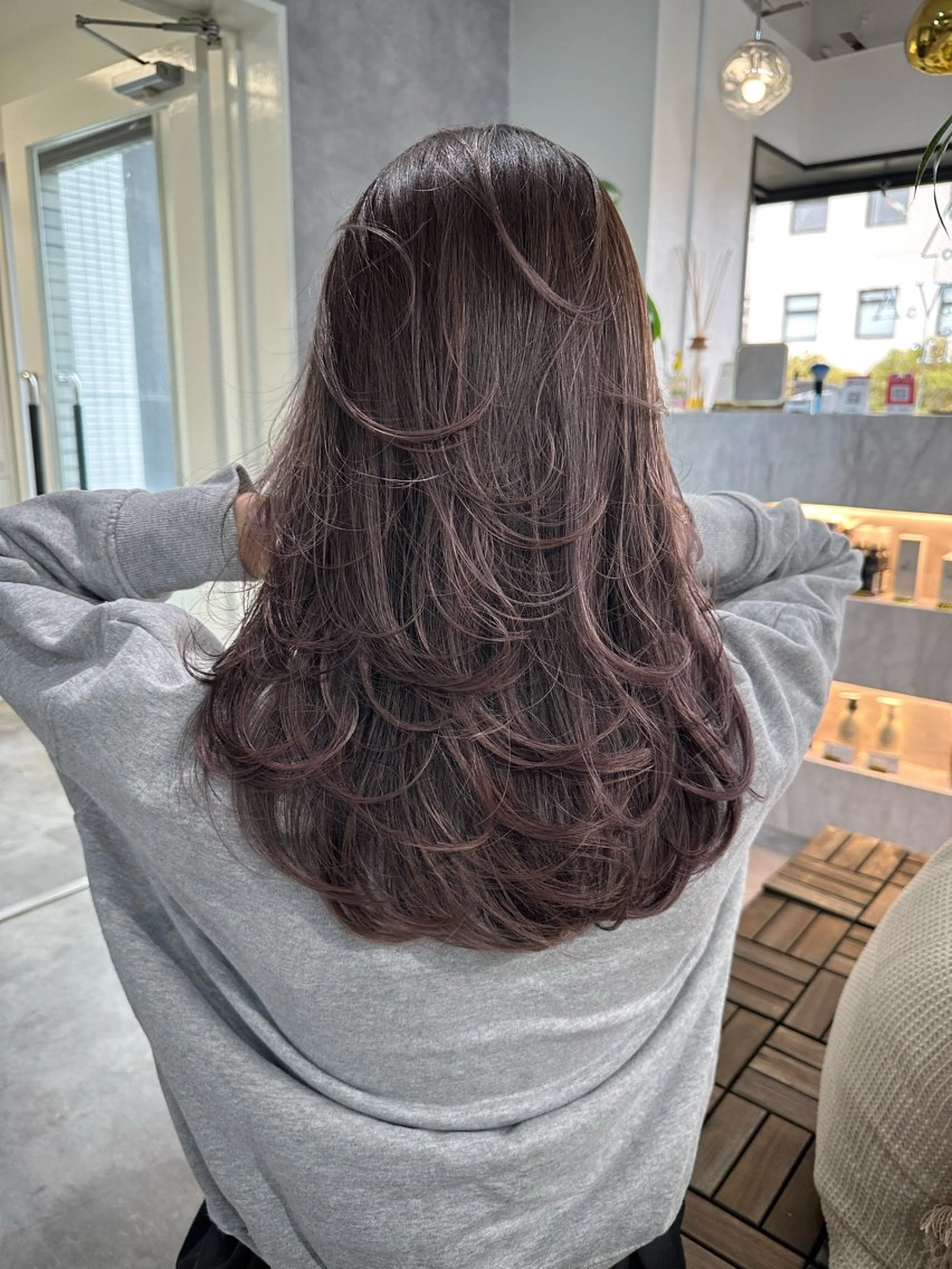 セミロング 髪質改善 レイヤーカット カット ヘアカラー 海外ヘアー 山村拓士のヘアスタイル