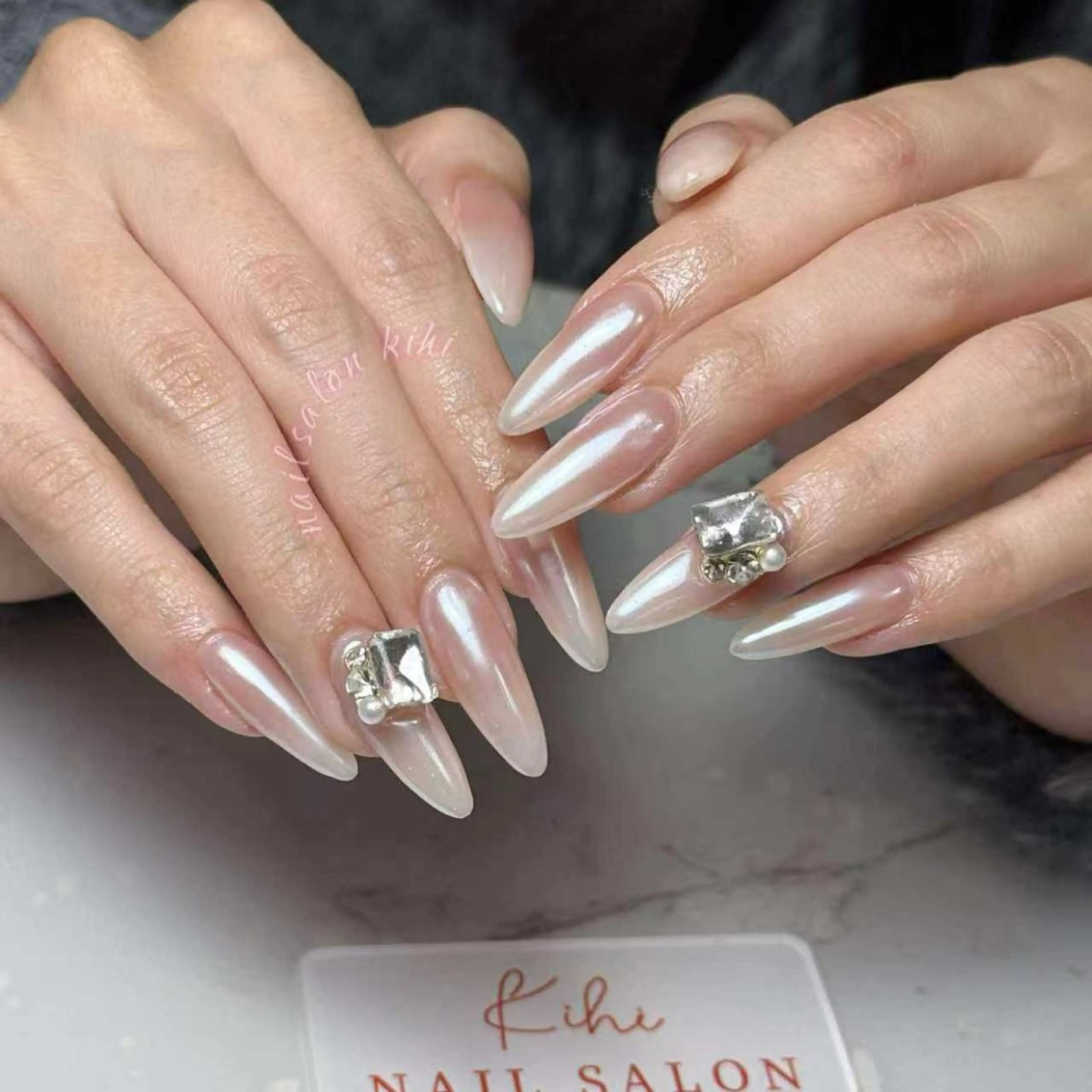 ネイル アートネイル フレンチネイル ジェルネイル グラデーション 韓国ネイル ハンドネイル さくら💮💮 【オフ無料】のネイルデザイン