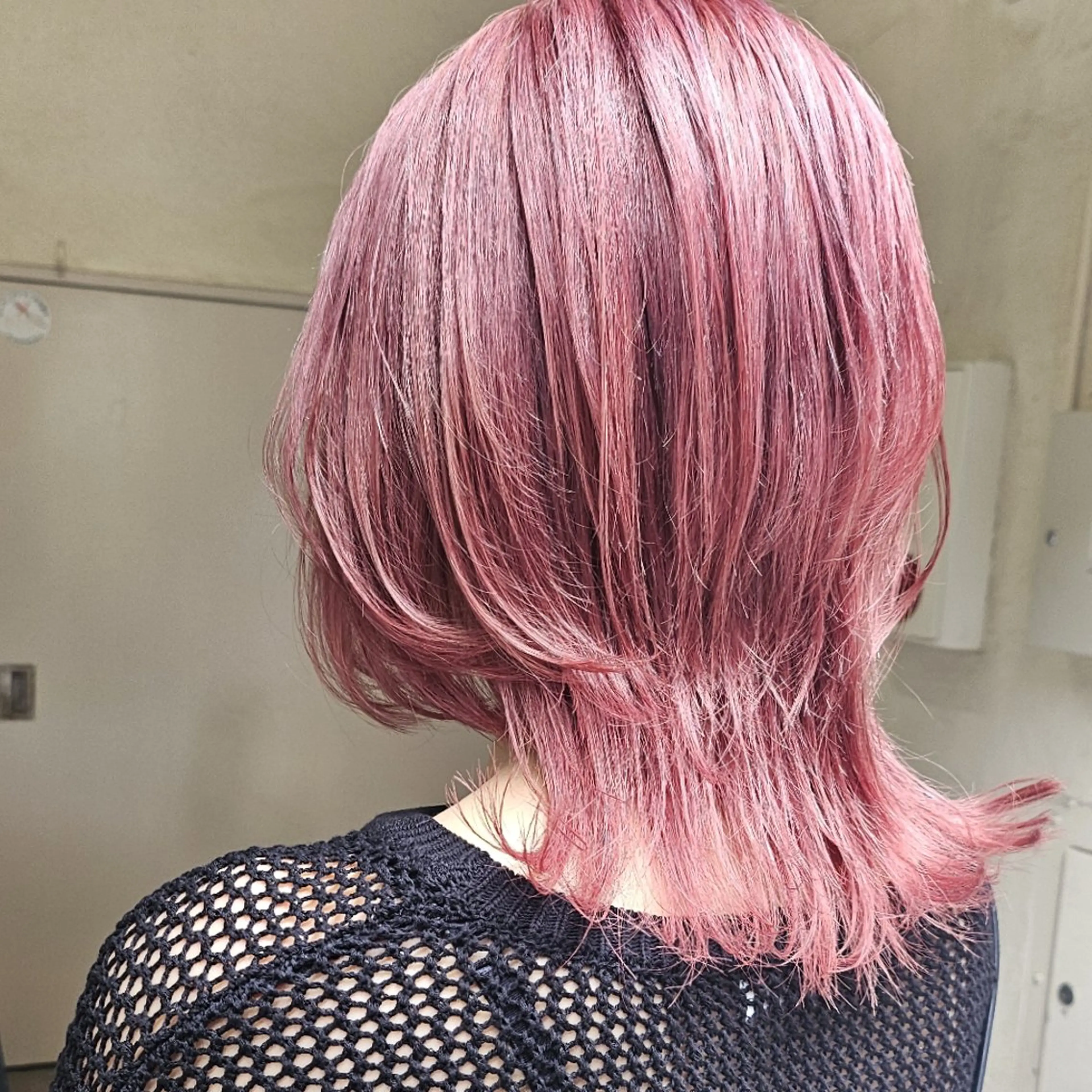 ミディアム ウルフカット カット ヘアカラー トリートメント 🇰🇷透明感×ハイ トーン🌟tomoのヘアスタイル