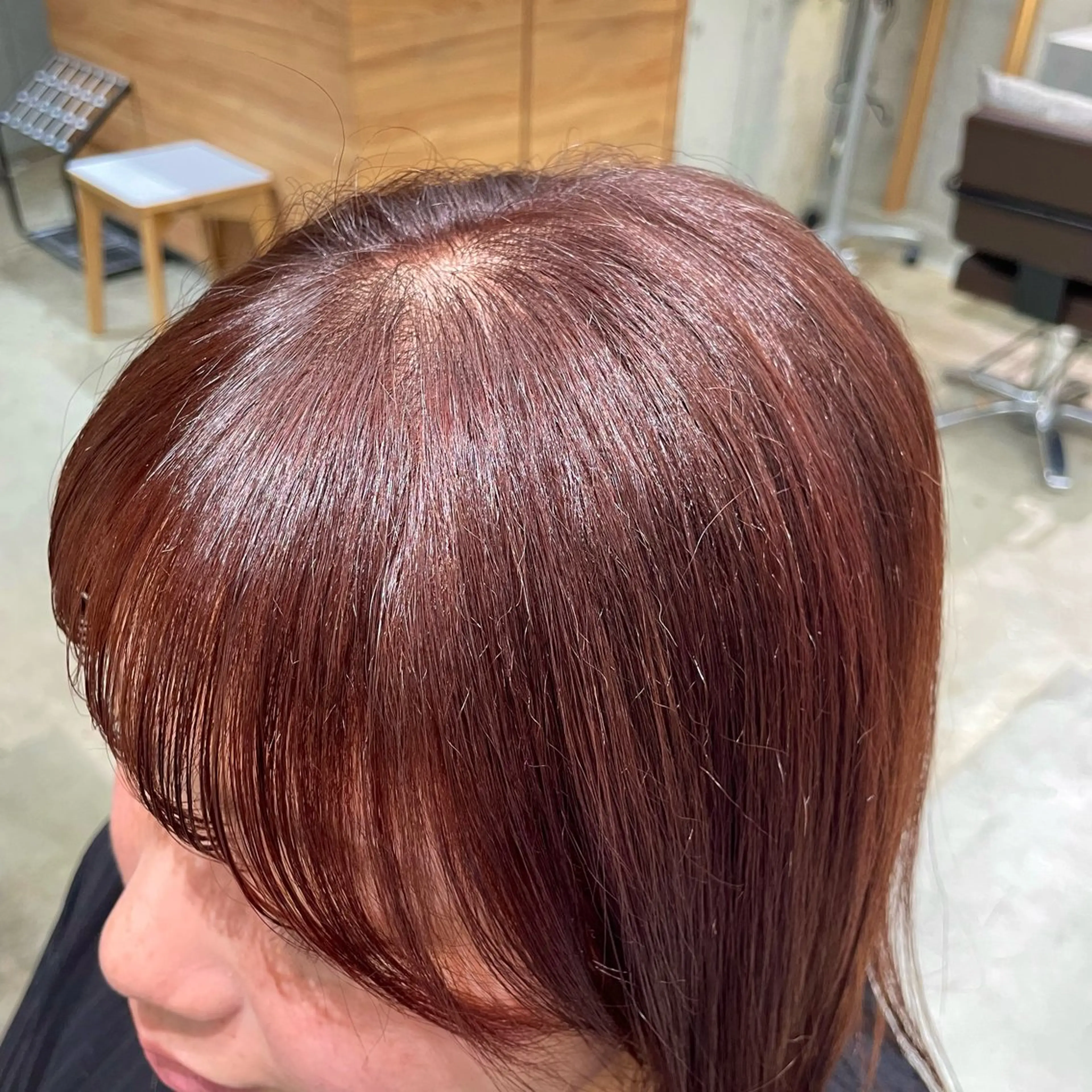 ミディアム カラー ブラウンカラー レッドカラー レッドブラウン はら しおりのヘアスタイル
