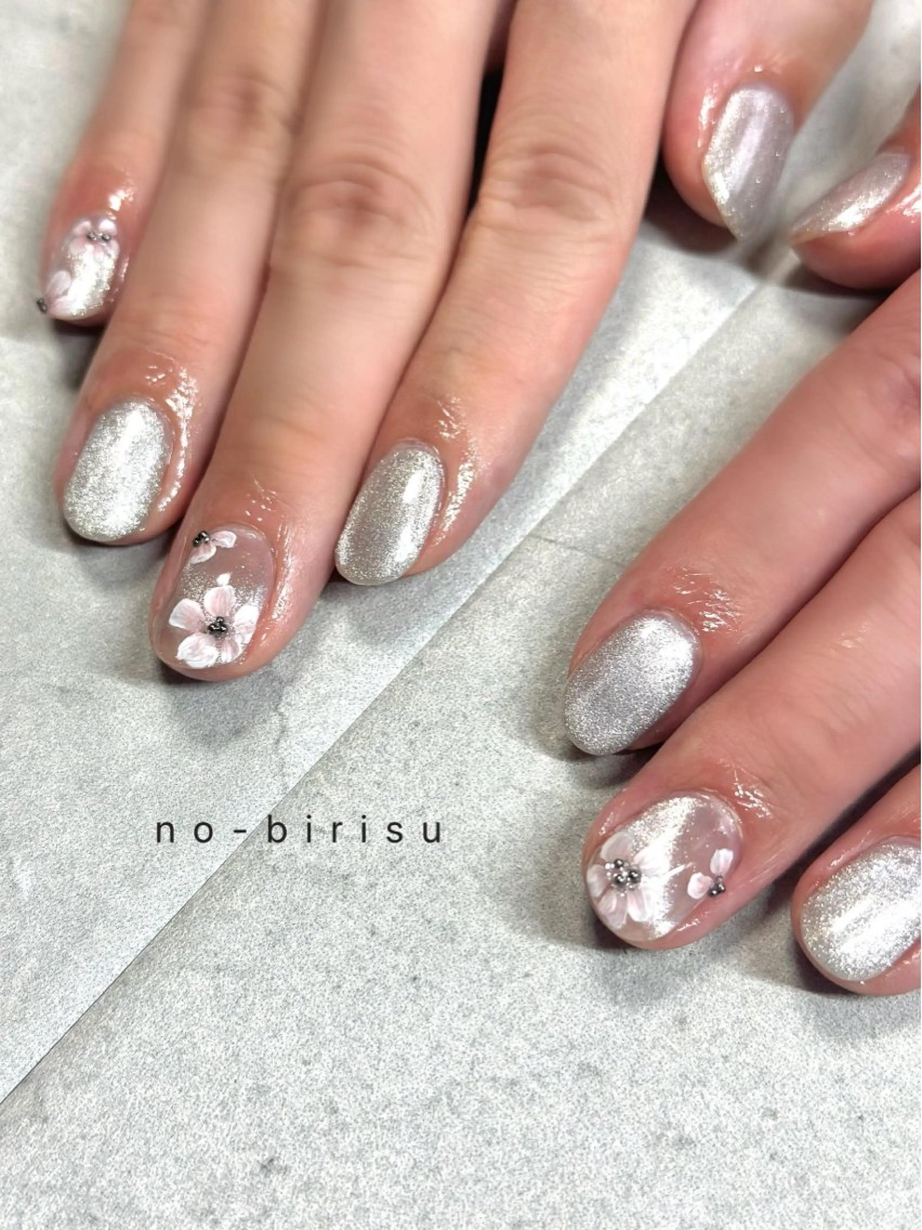 ネイル マグネットネイル ワンカラーネイル ハンドネイル no-birisu nailのネイルデザイン