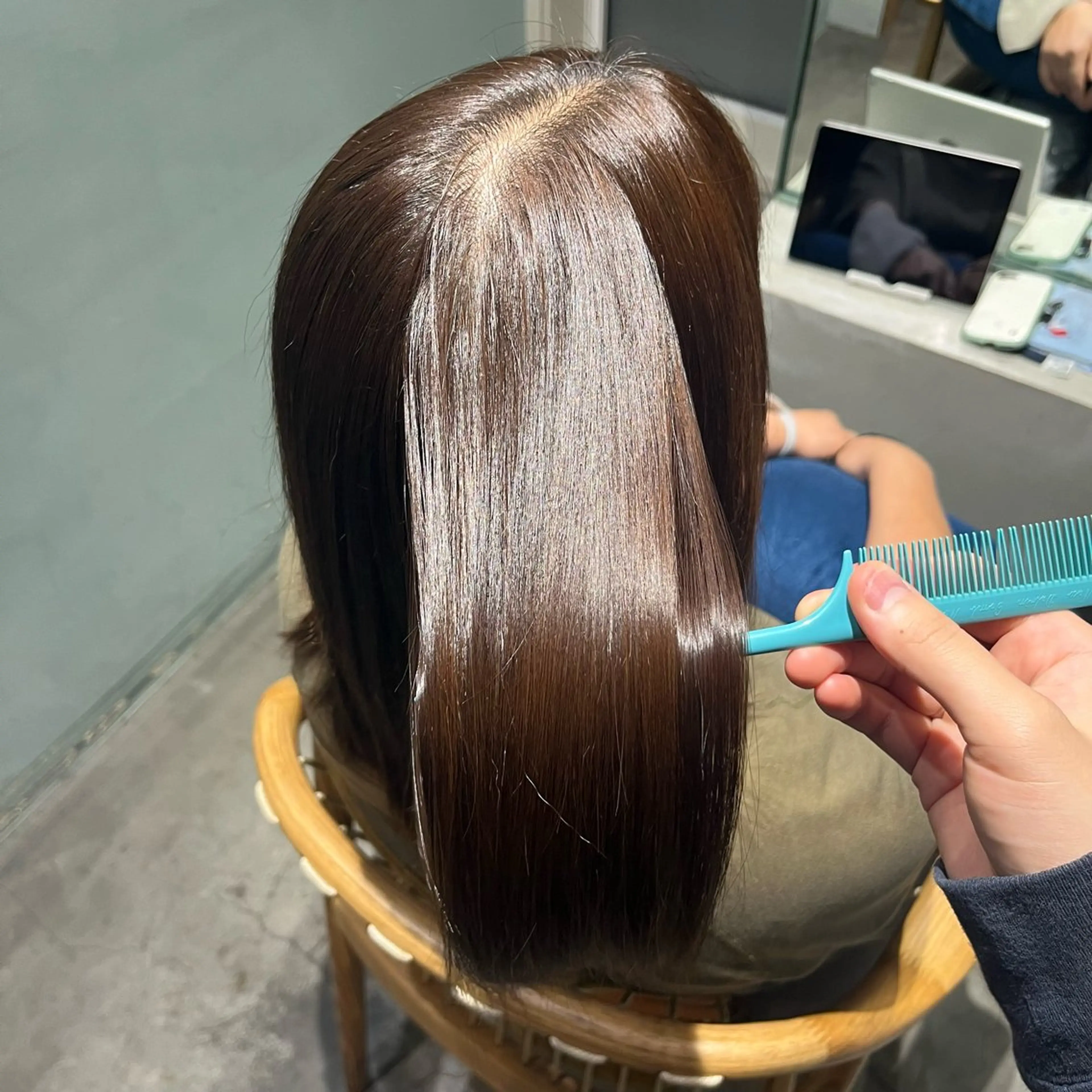 セミロング Wカラー🐾 ハルナのヘアスタイル