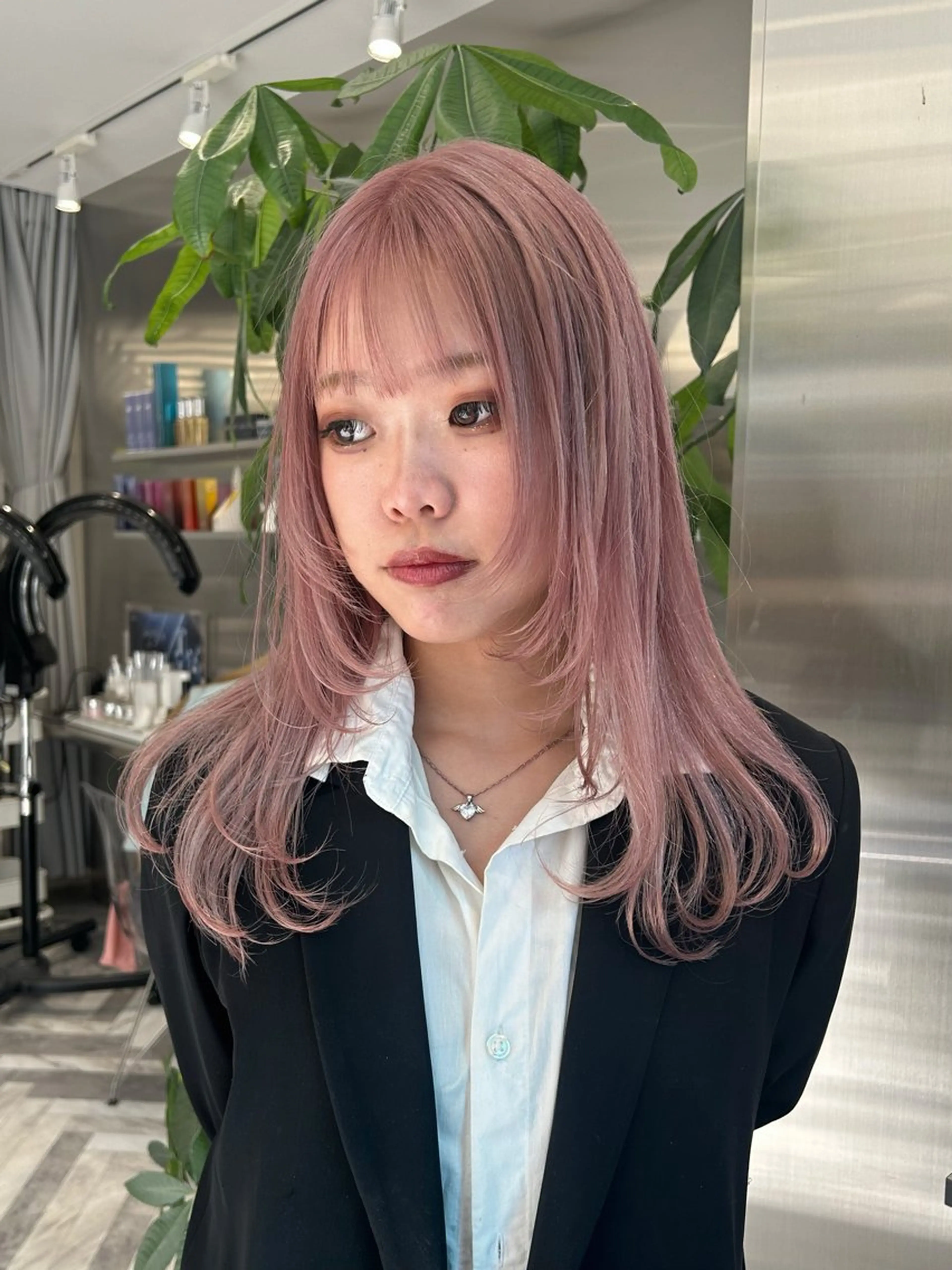 セミロング ヘアカラー 透け感ベージュ ／ミハルのヘアスタイル