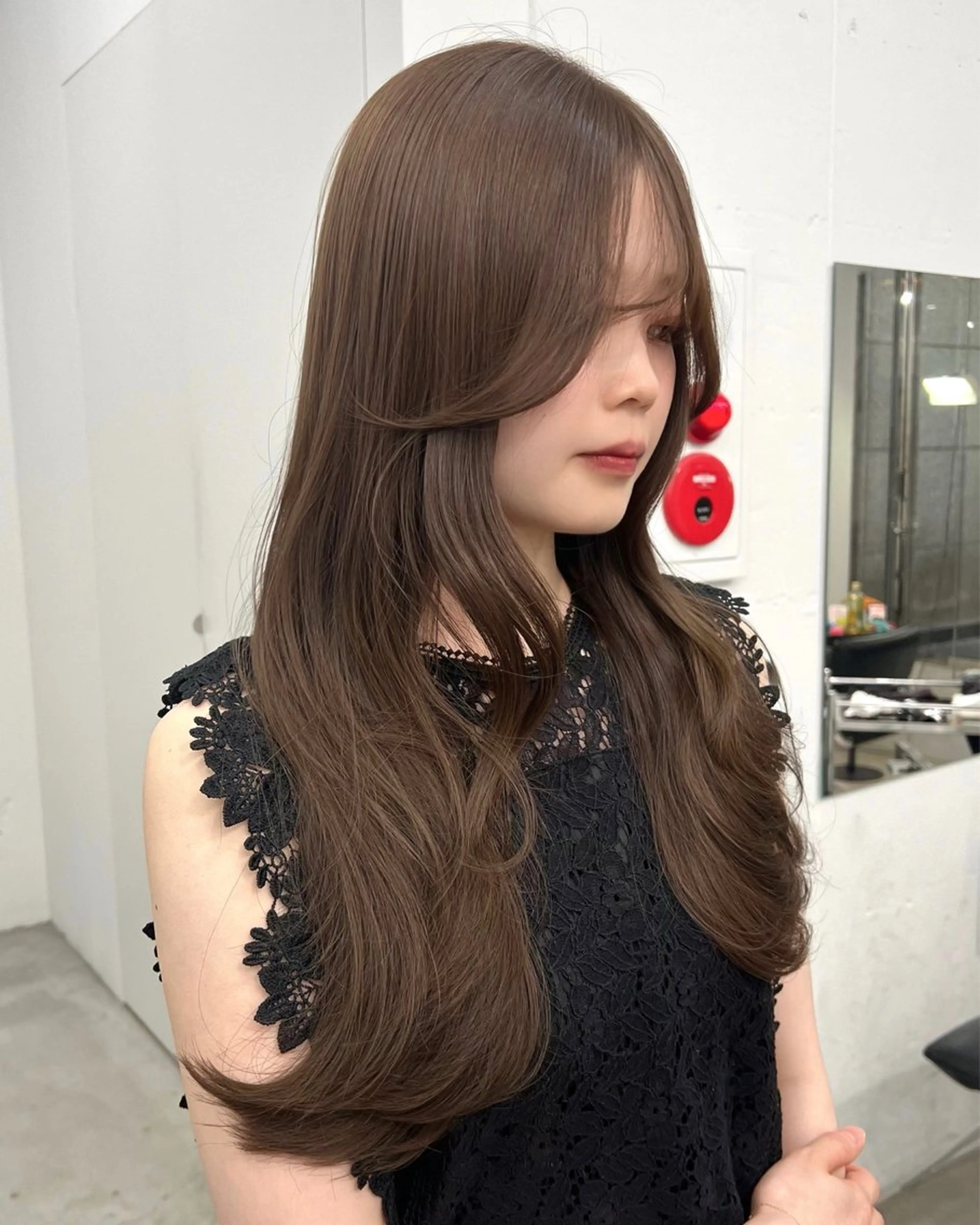 ロング カラー ベージュカラー ブリーチ ダブルカラー ブリーチなしカラー オリーブベージュ カット ヘアカラー トリートメント nendo_hair所属・オリーブ/透明感 カラー/sonokaのヘアスタイル