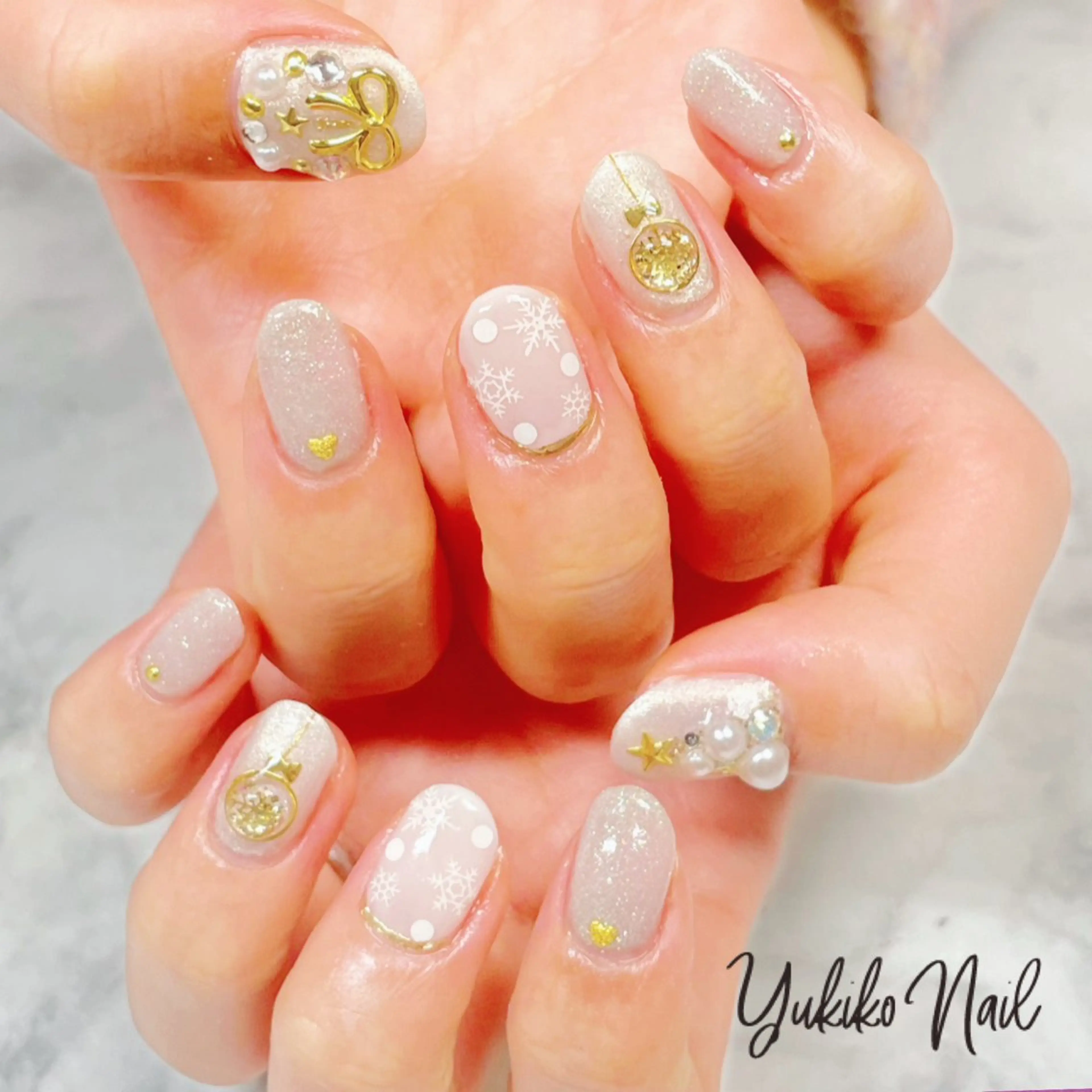 ネイル ぷっくりネイル ホワイト 冬ネイル クリスマス ユキコ ネイルのネイルデザイン