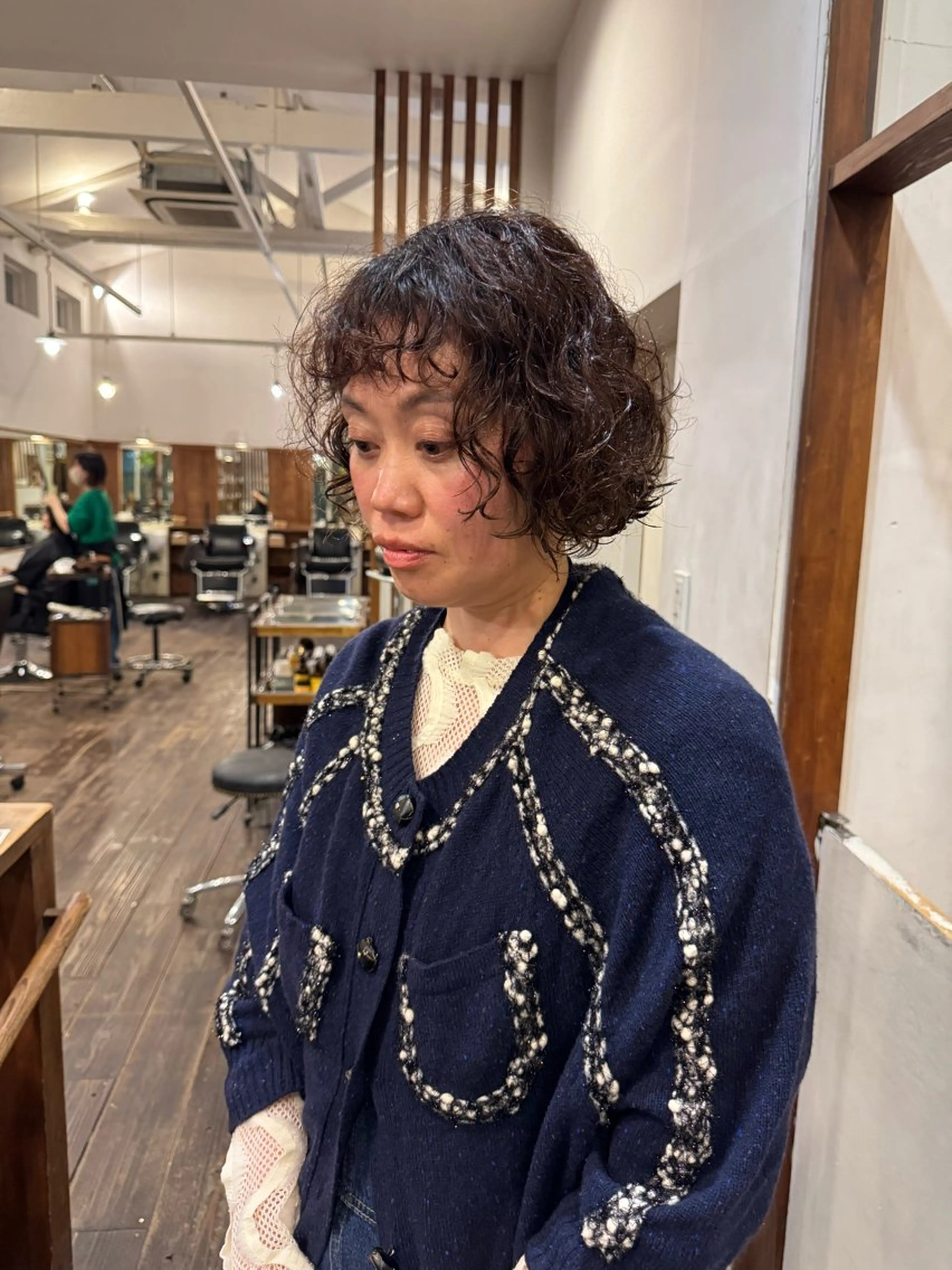 ミディアム パーマ ミディアムパーマ レイヤーカット カット パーマ MOK大阪梅田店 Asahiのヘアスタイル