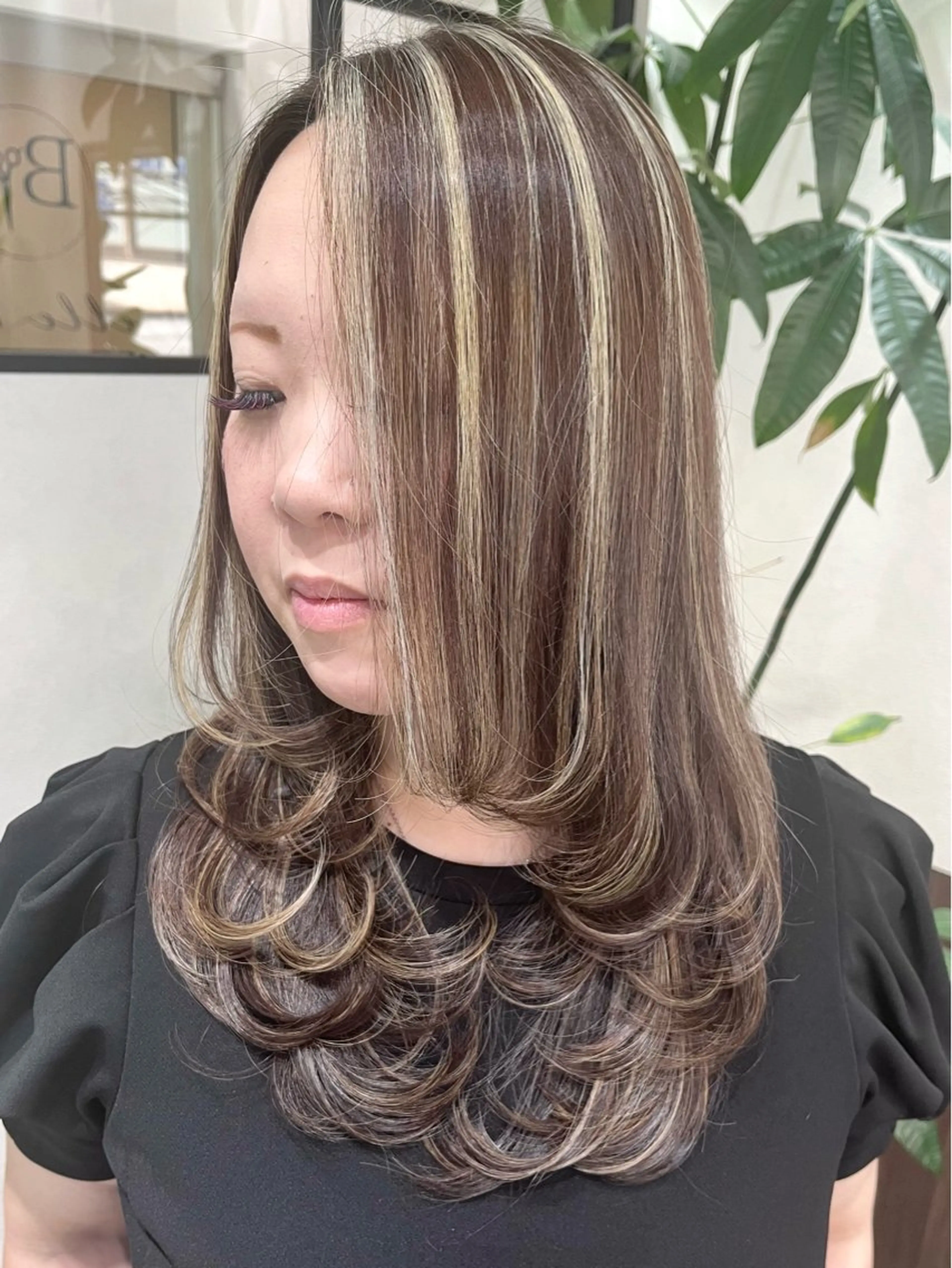 セミロング カラー カット ヘアカラー Belle hair Design青野大貴のヘアスタイル