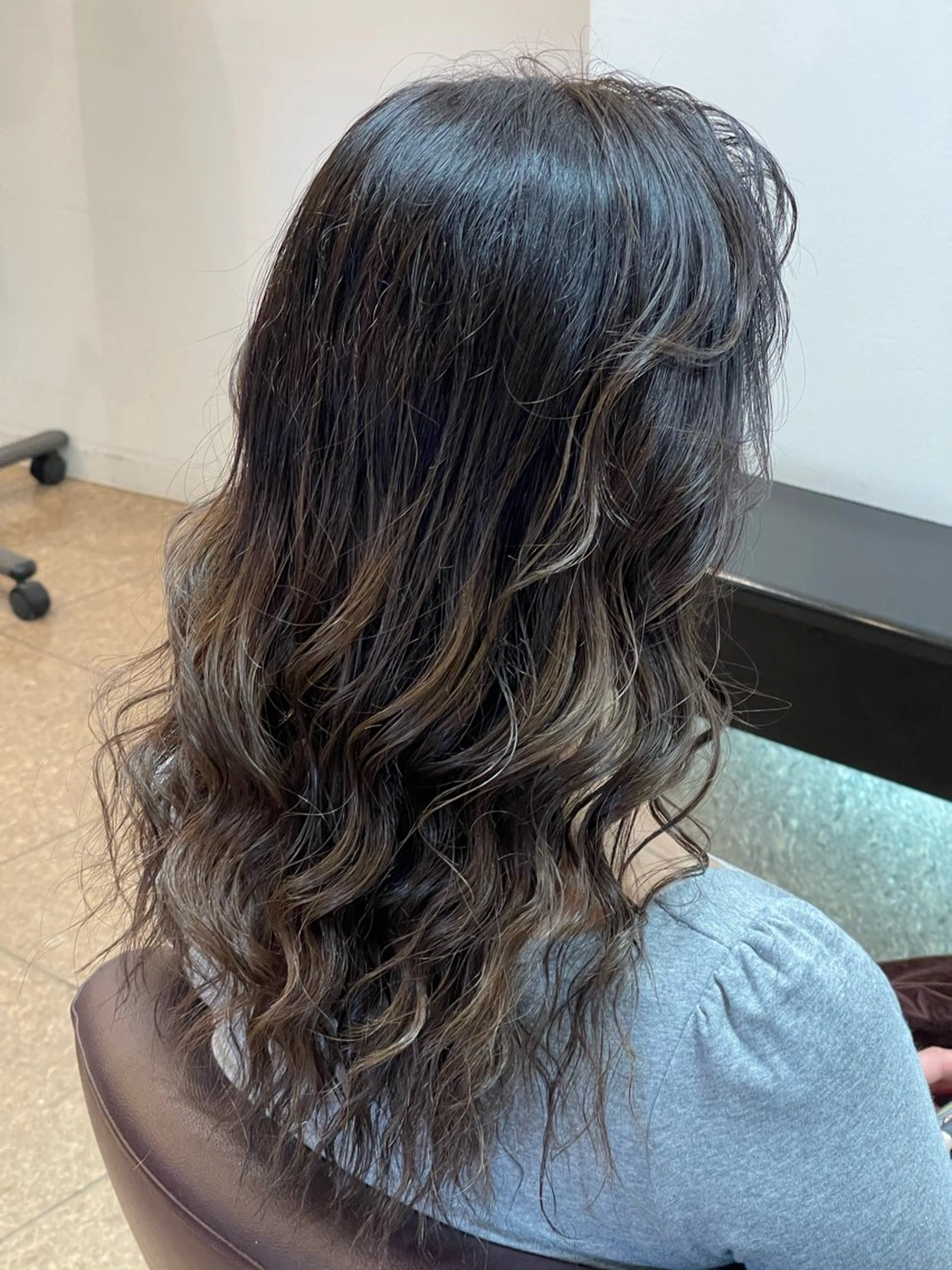 ロング カラー グラデーションカラー ヘアカラー トリートメント SOYON西大寺店所属・ダブルカラー/ 髪質改善💎安藤のヘアスタイル