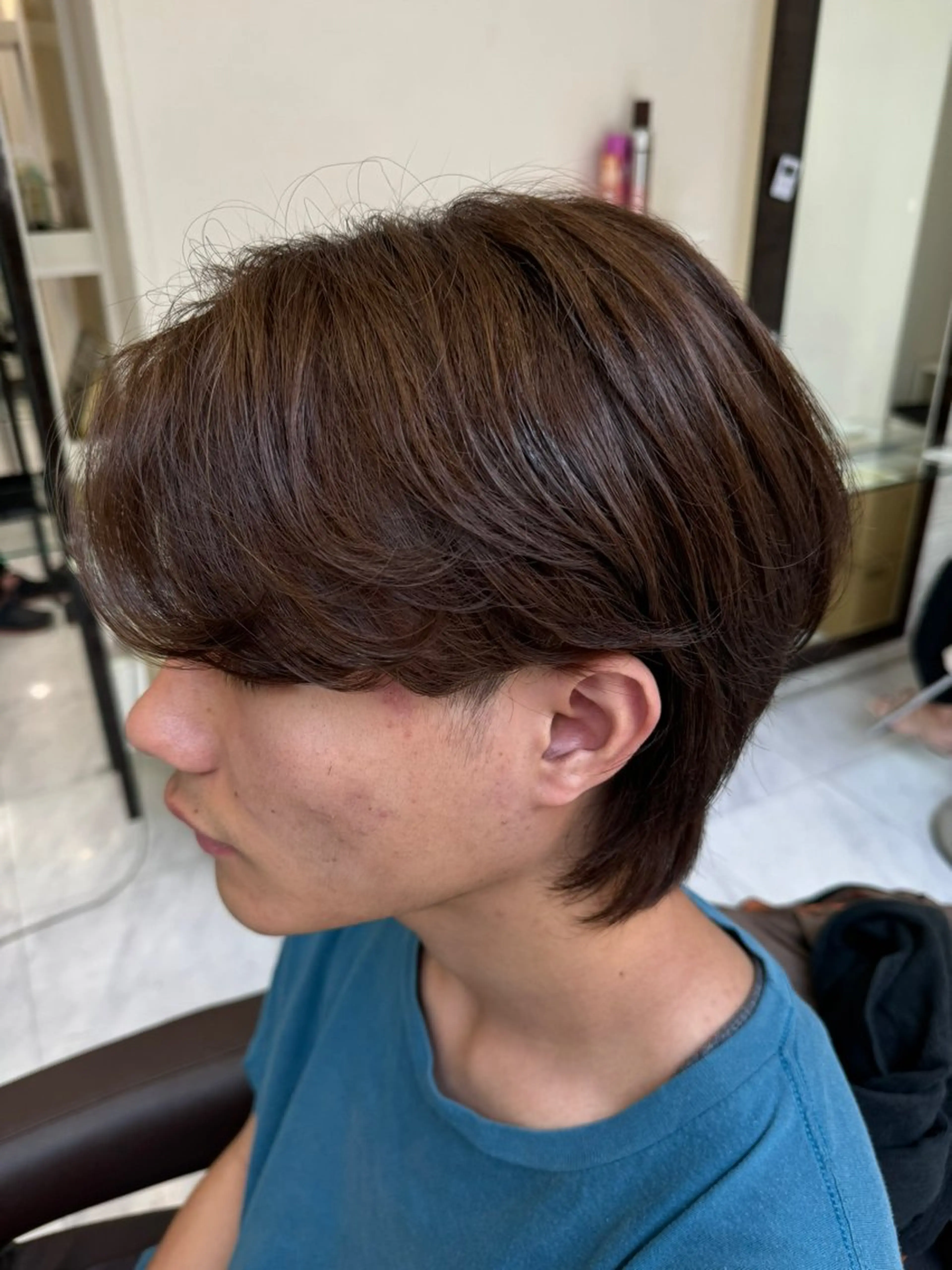 ショート カラー ヘアアレンジ メンズ メンズブリーチ センターパート メンズハイライト メンズハイトーン メンズインナーカラー カット ヘアカラー トリートメント 目黒 碧人のヘアスタイル