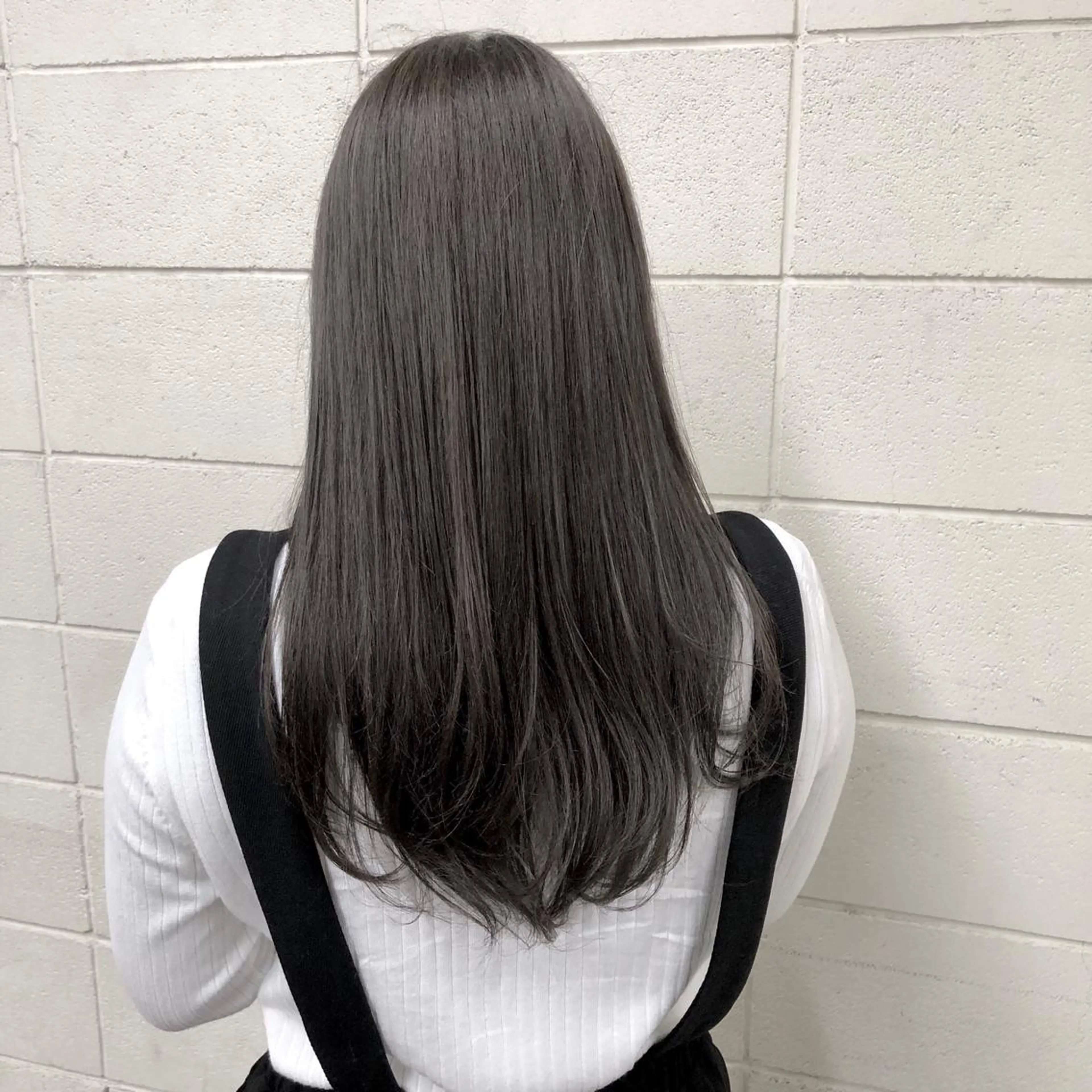 カラー ブリーチ グレージュ ブリーチなしカラー ショート・ボブ 徳竹淳一のヘアスタイル