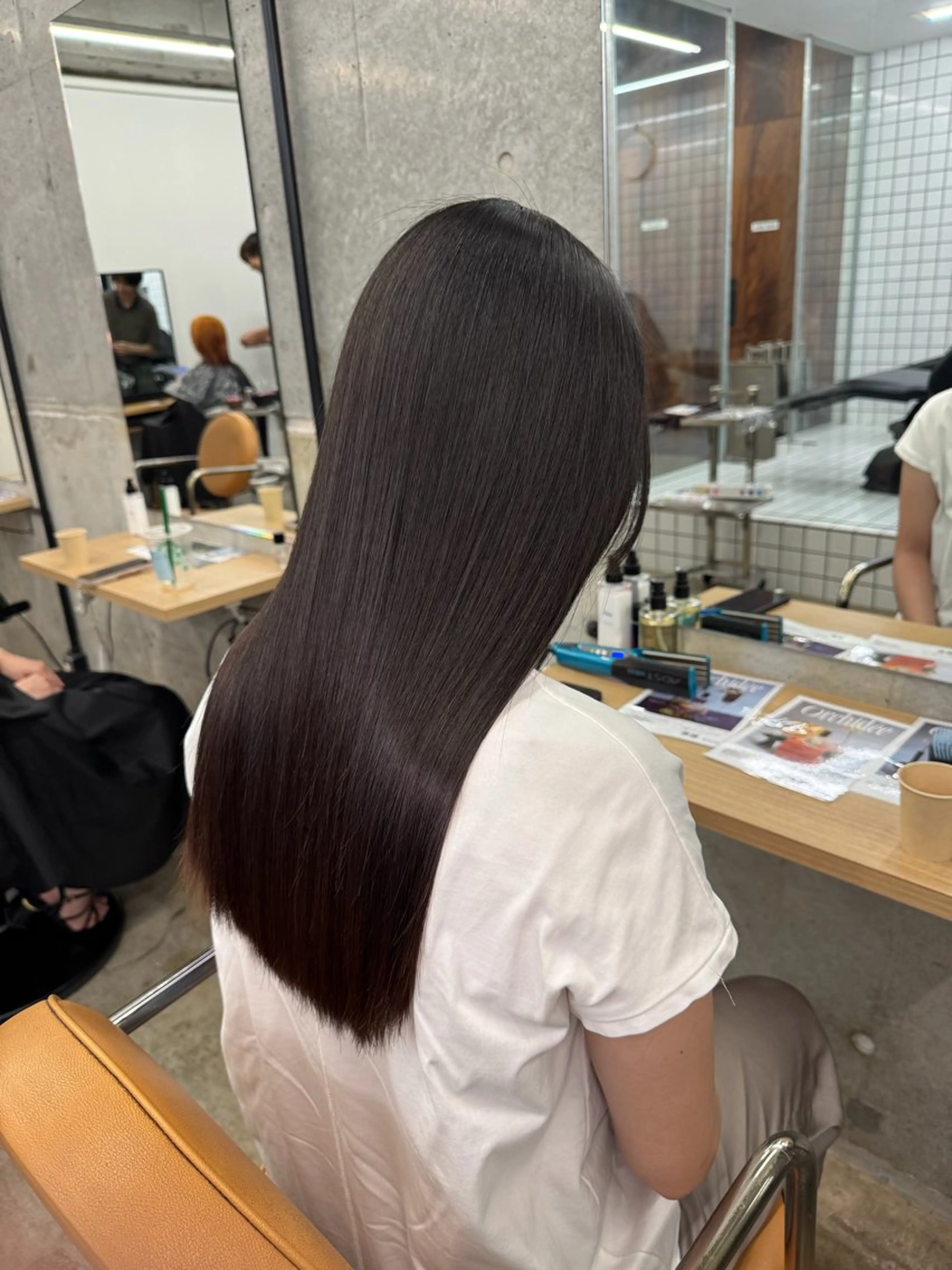 ロング 髪質改善 レイヤーカット 縮毛矯正 トリートメント 縮毛矯正 トリートメント 髪質改善×縮毛矯正× 艶カラー　吉原和磨のヘアスタイル