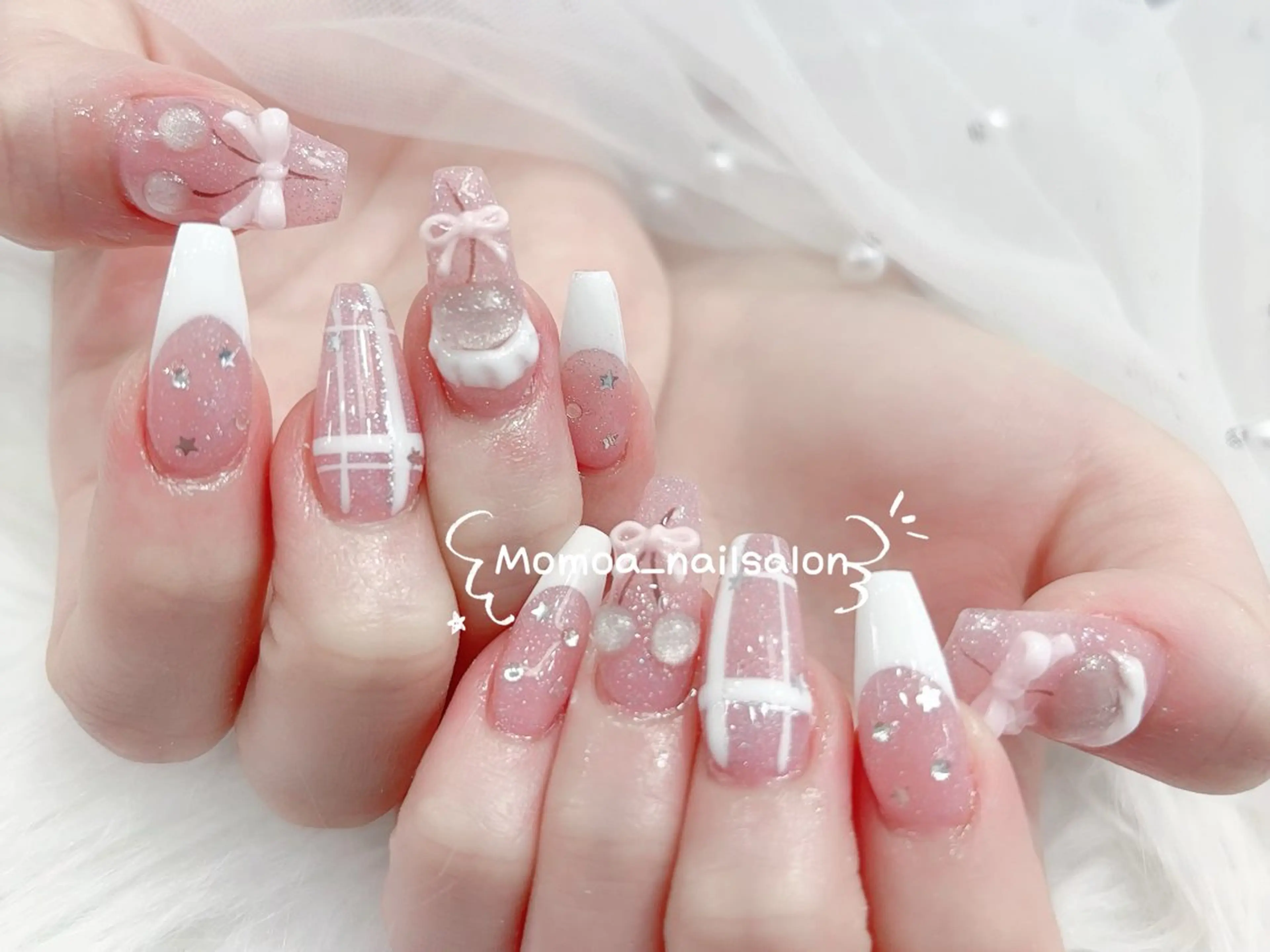 ネイル 成人式 ロングネイル マグネットネイル 大理石ネイル(マーブル) リボン ハンドネイル Momoa nail salon所属・MoMoA Nail ネイル長さ出し専門店のネイルデザイン