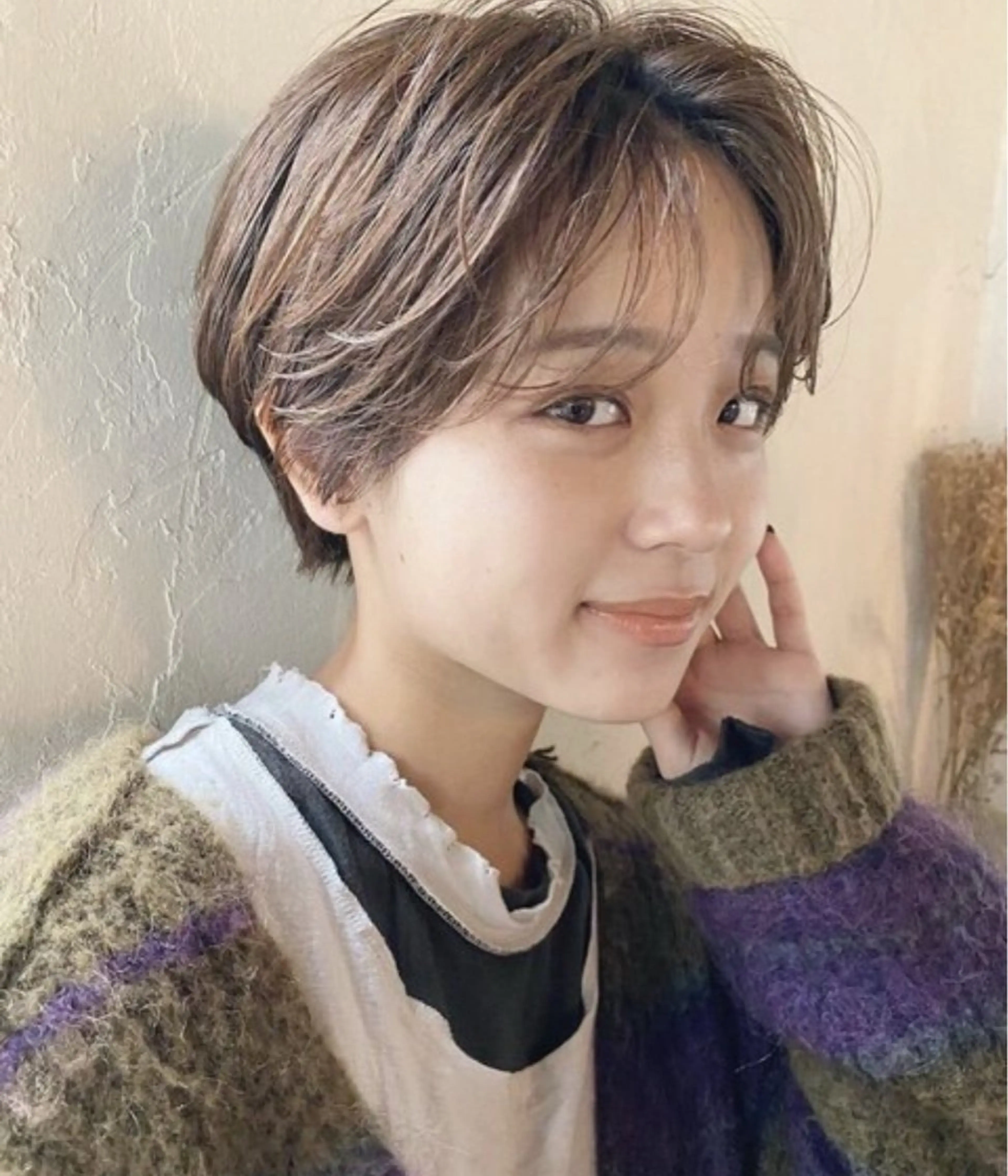 ショート カラー ベージュカラー ショートヘア 小顔カット 似合わせカット‪// 鶴我万唯華のヘアスタイル