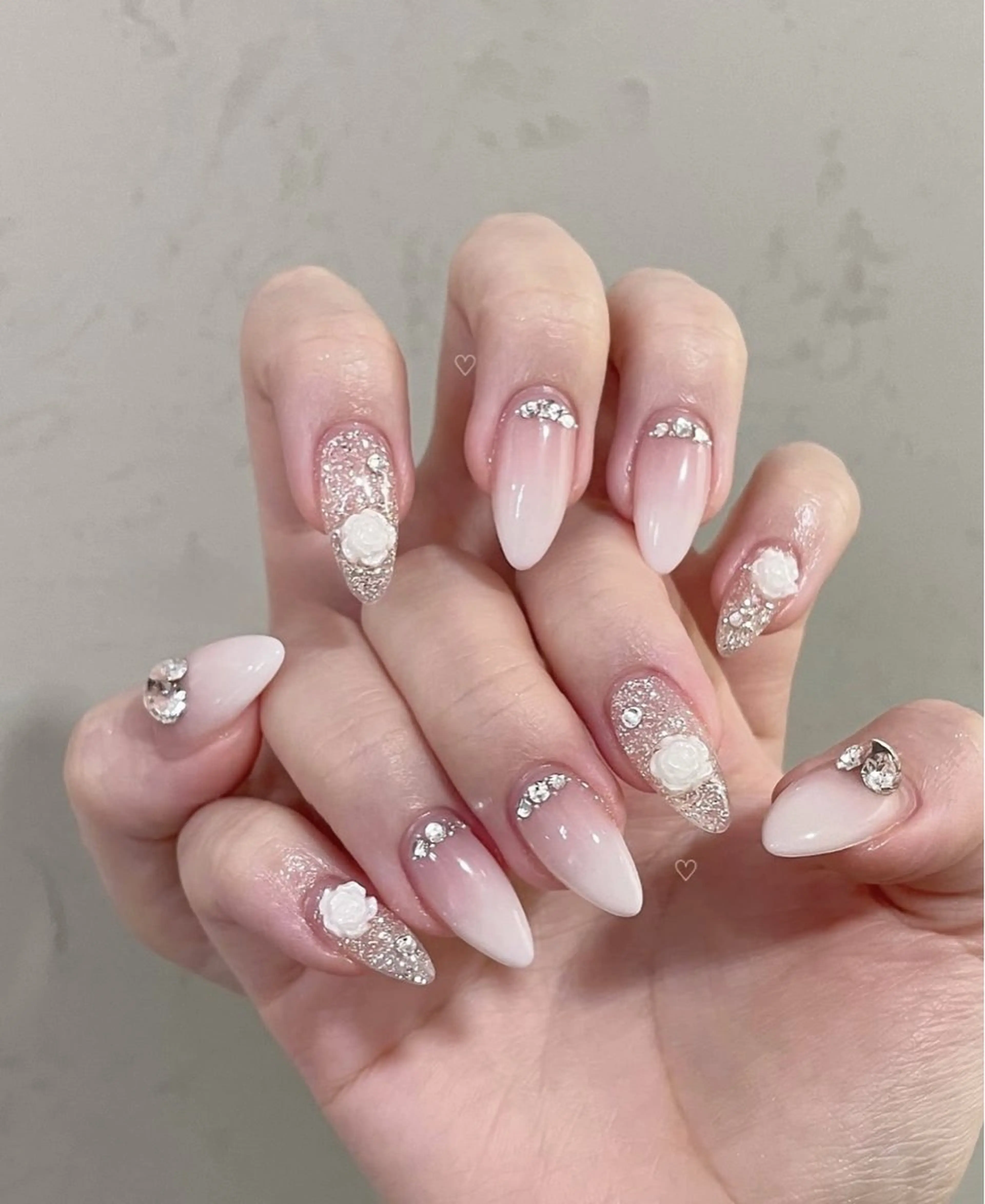 ネイル アニマル柄 オーロラネイル チークネイル フラッシュネイル ジェルネイル Lyna Nail のネイルデザイン