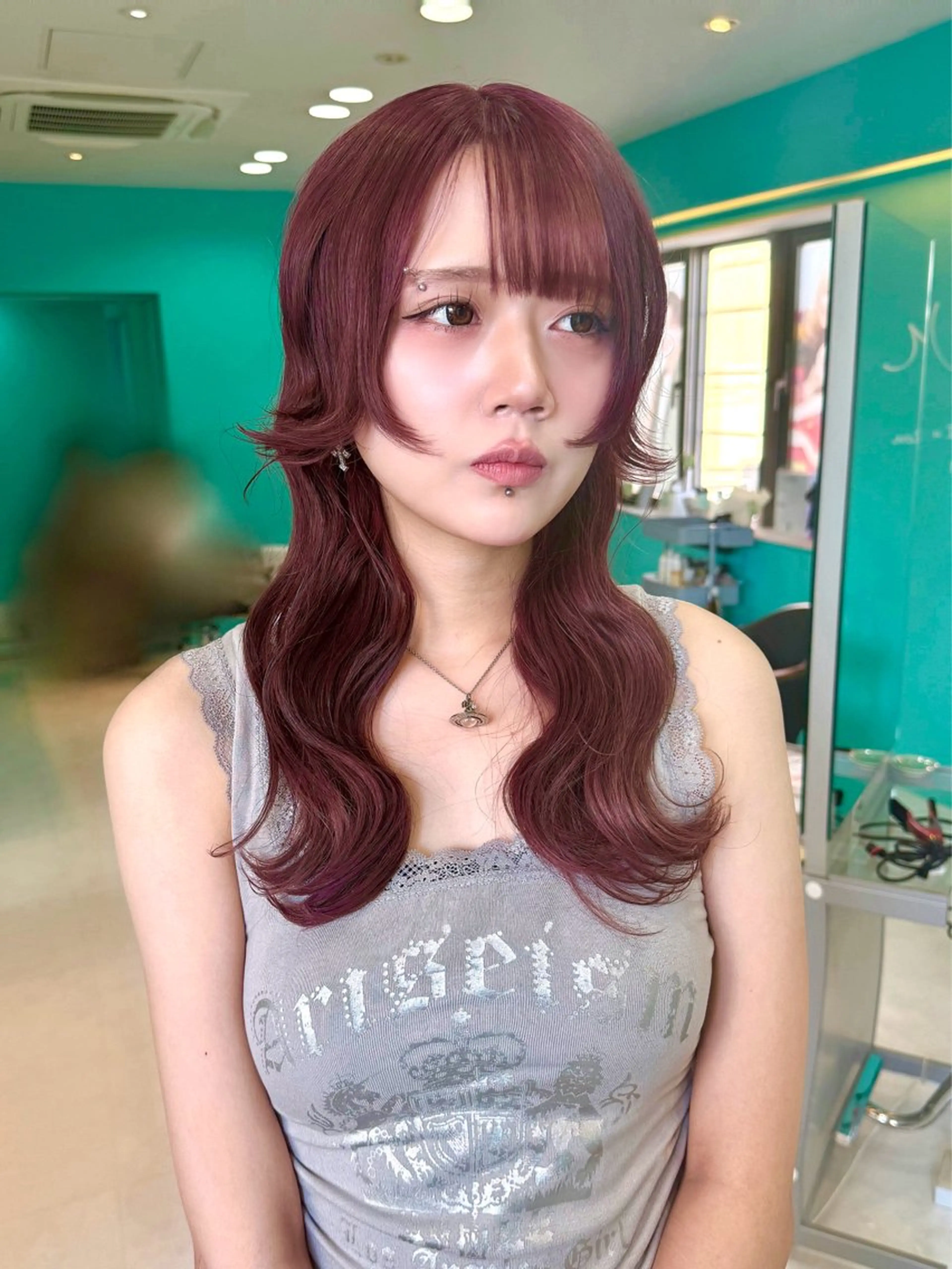 ミディアム カット ヘアカラー Misaki/ レイヤー/ウルフのヘアスタイル