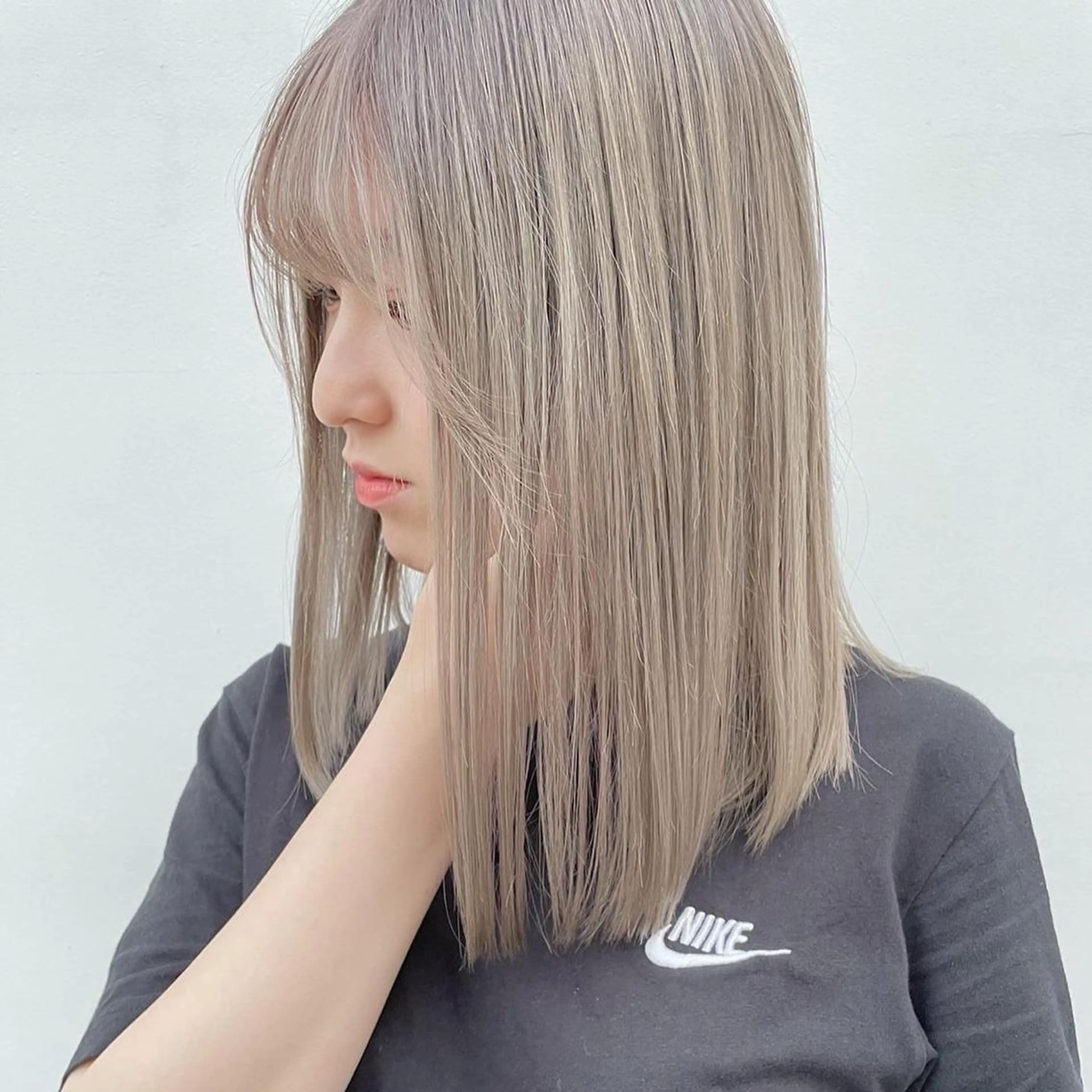 セミロング カラー mimiiy梅田 中崎町ハイトーンのヘアスタイル