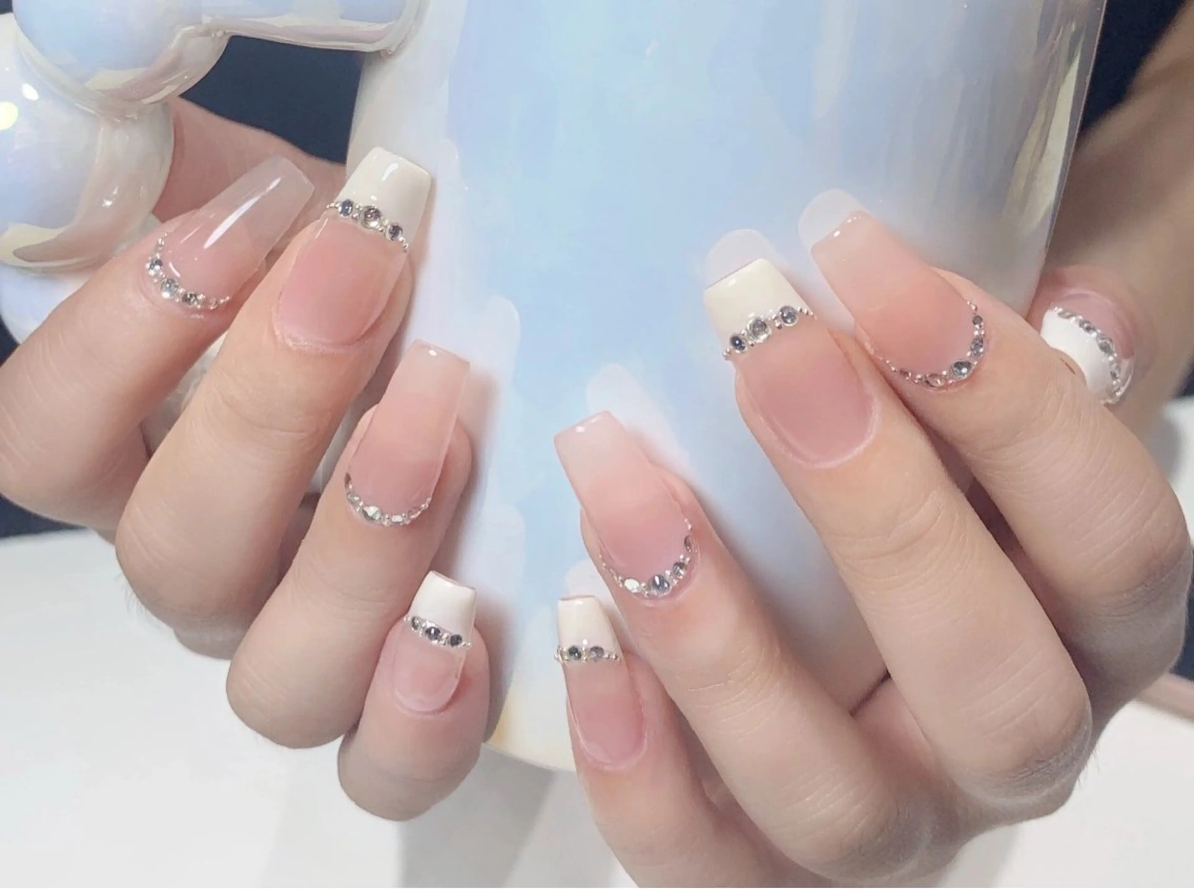 ネイル pink ladyサロン所属・べ にのネイルデザイン