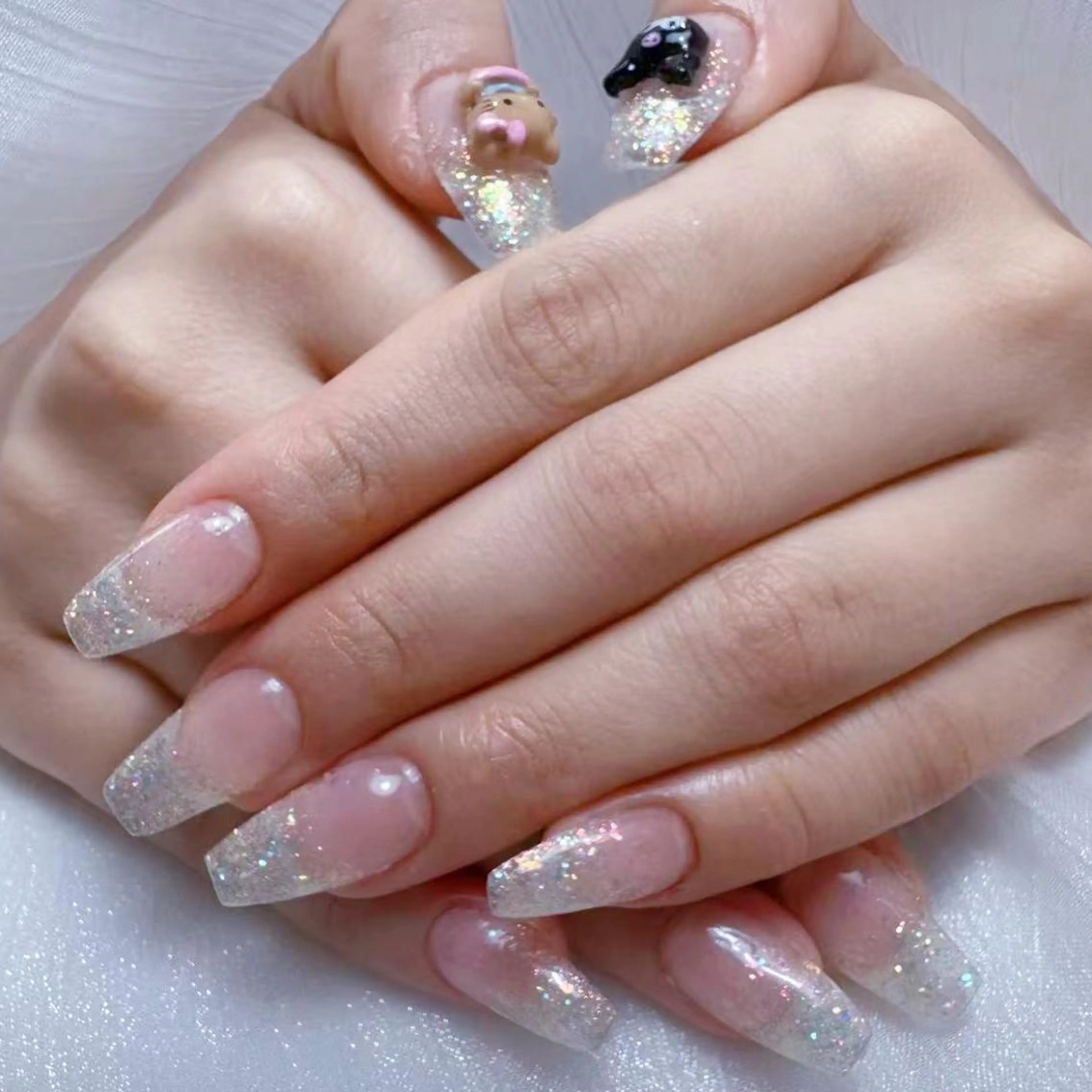 ネイル アートネイル オーロラネイル ガーリー キラキラネイル 韓国ネイル ハンドネイル nina 💅のネイルデザイン