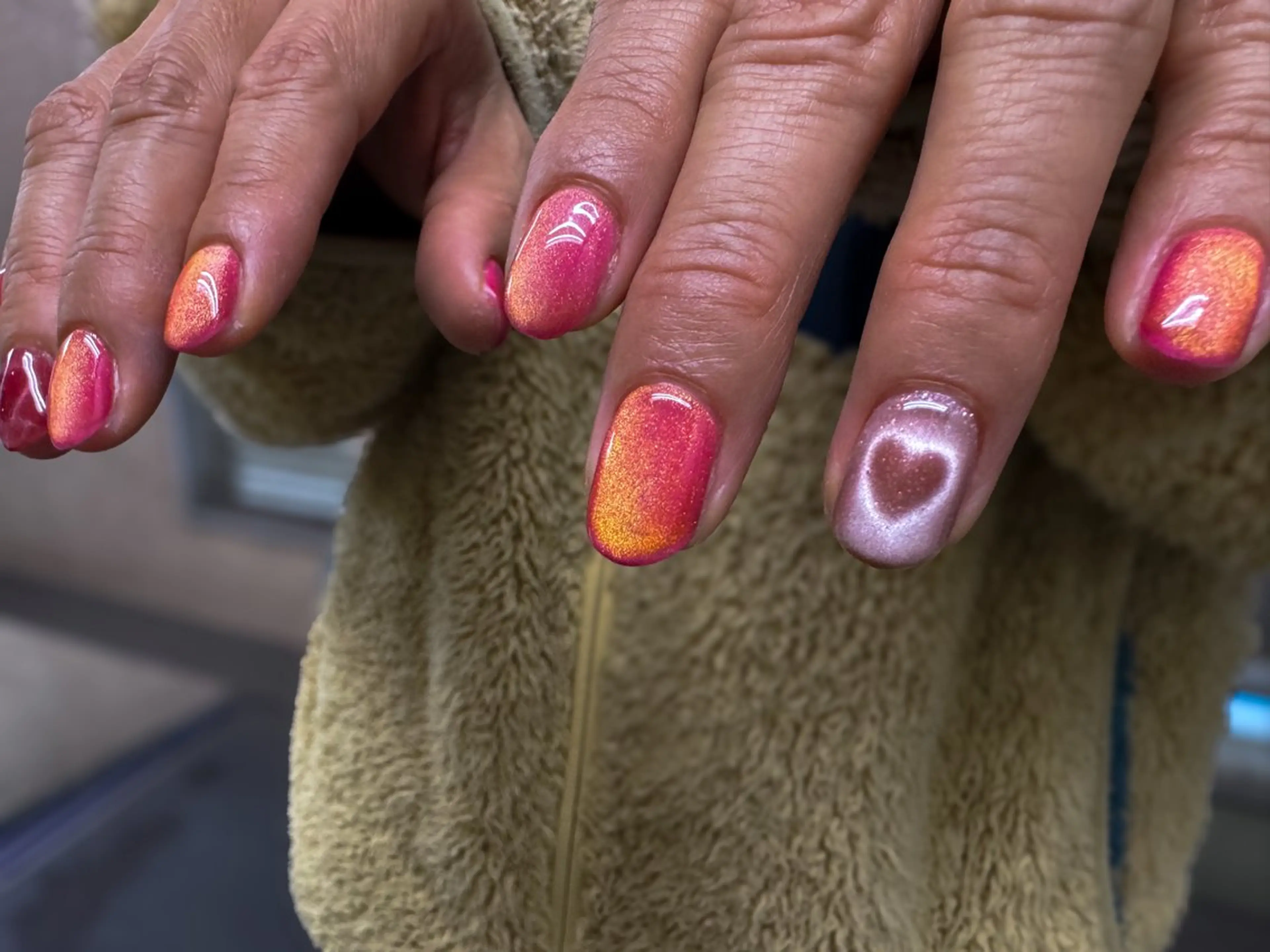 ネイル フラッシュネイル ジェルネイル マグネットネイル ニュアンスネイル パラジェル Nu:茅ヶ崎所属・Nu: ヌーのネイルデザイン