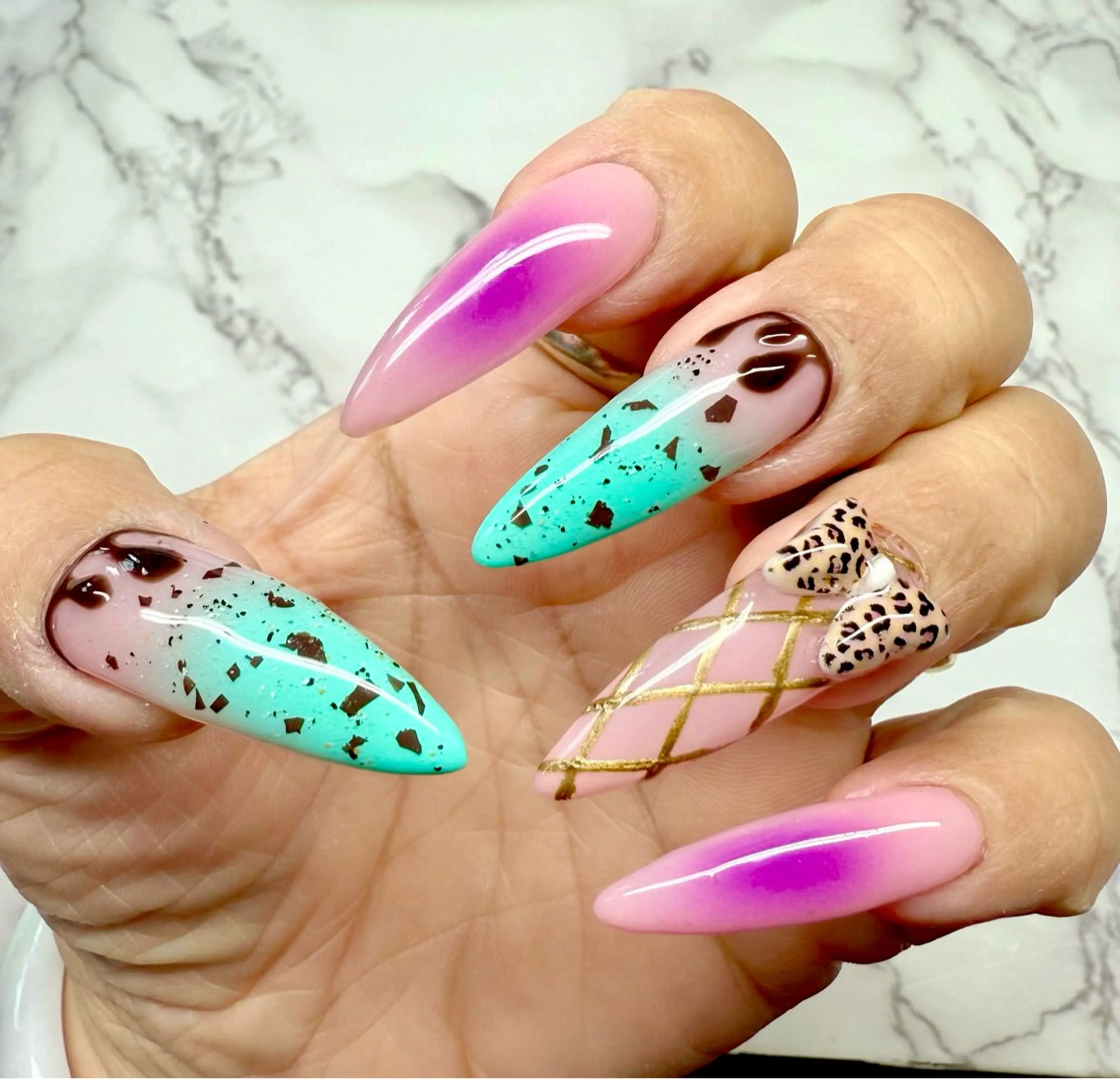 ネイル アートネイル チークネイル フレンチネイル キラキラネイル マグネットネイル M.N_ nailのネイルデザイン