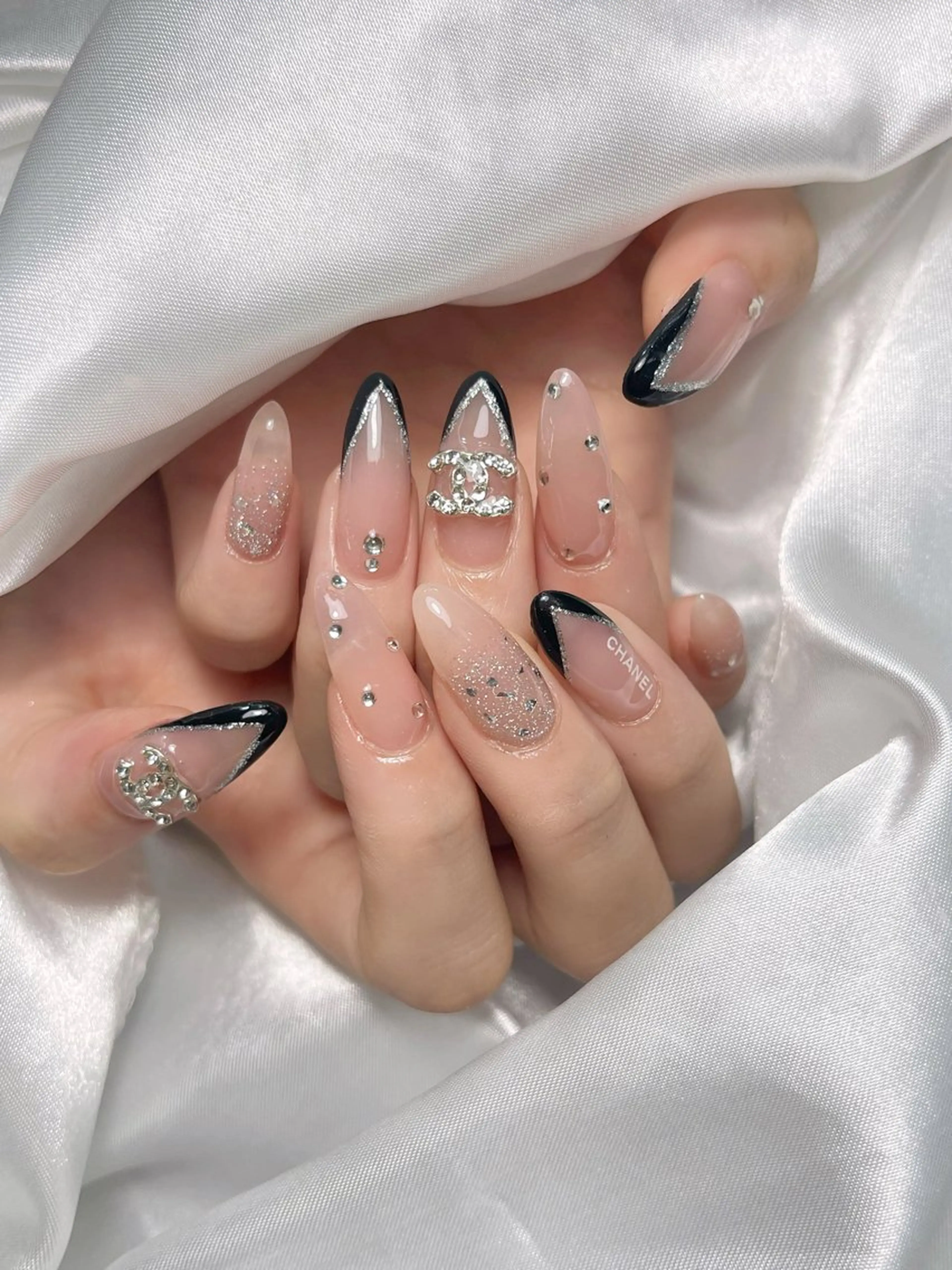 ネイル ハンドネイル LEELA NAIL STUDIO所属・LEELA NAIL STUDIOのネイルデザイン