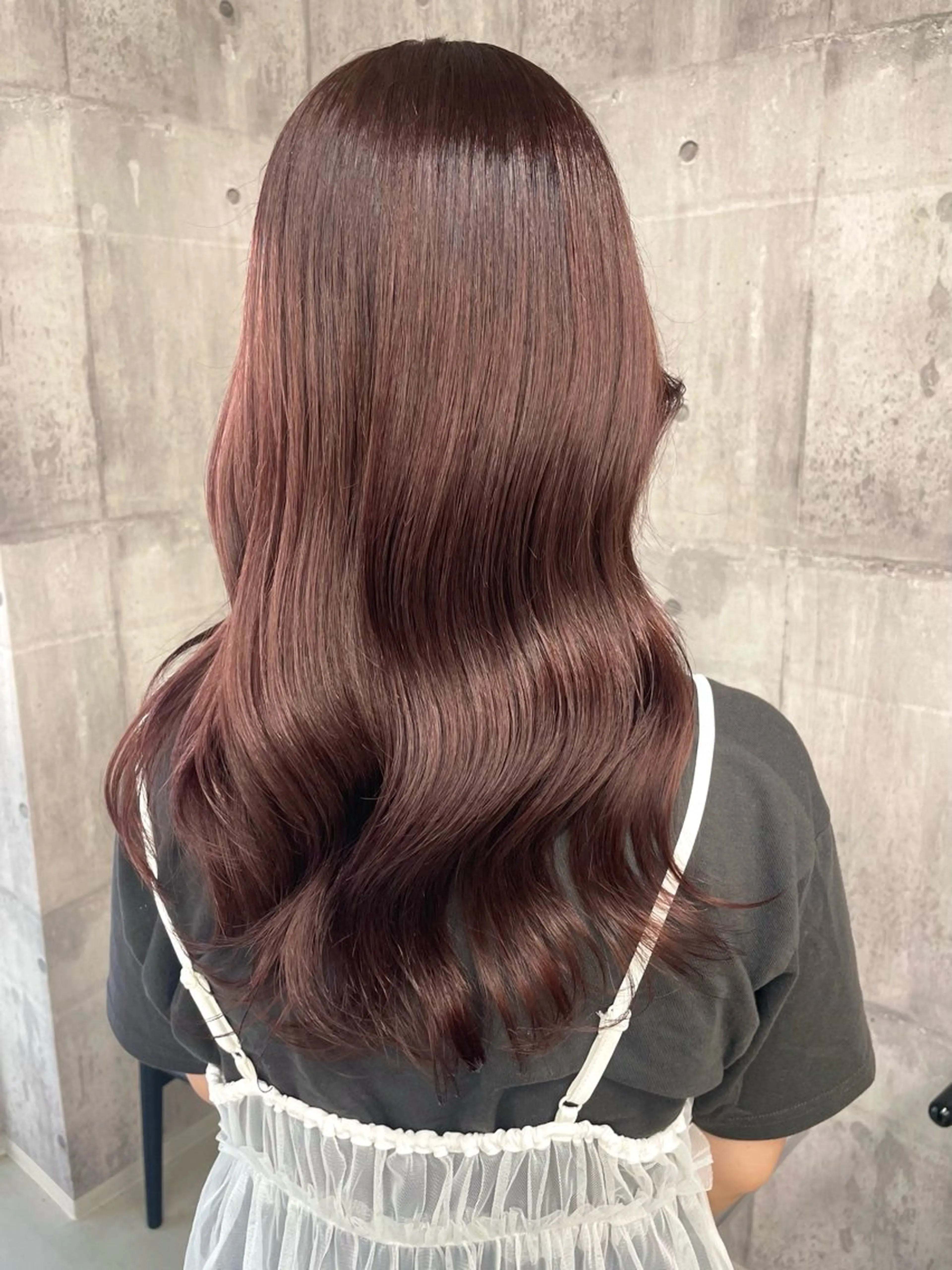 ミディアム カラー ブラウンカラー ピンクカラー レッドカラー レッドブラウン カット ヘアカラー 錦 茉李のヘアスタイル