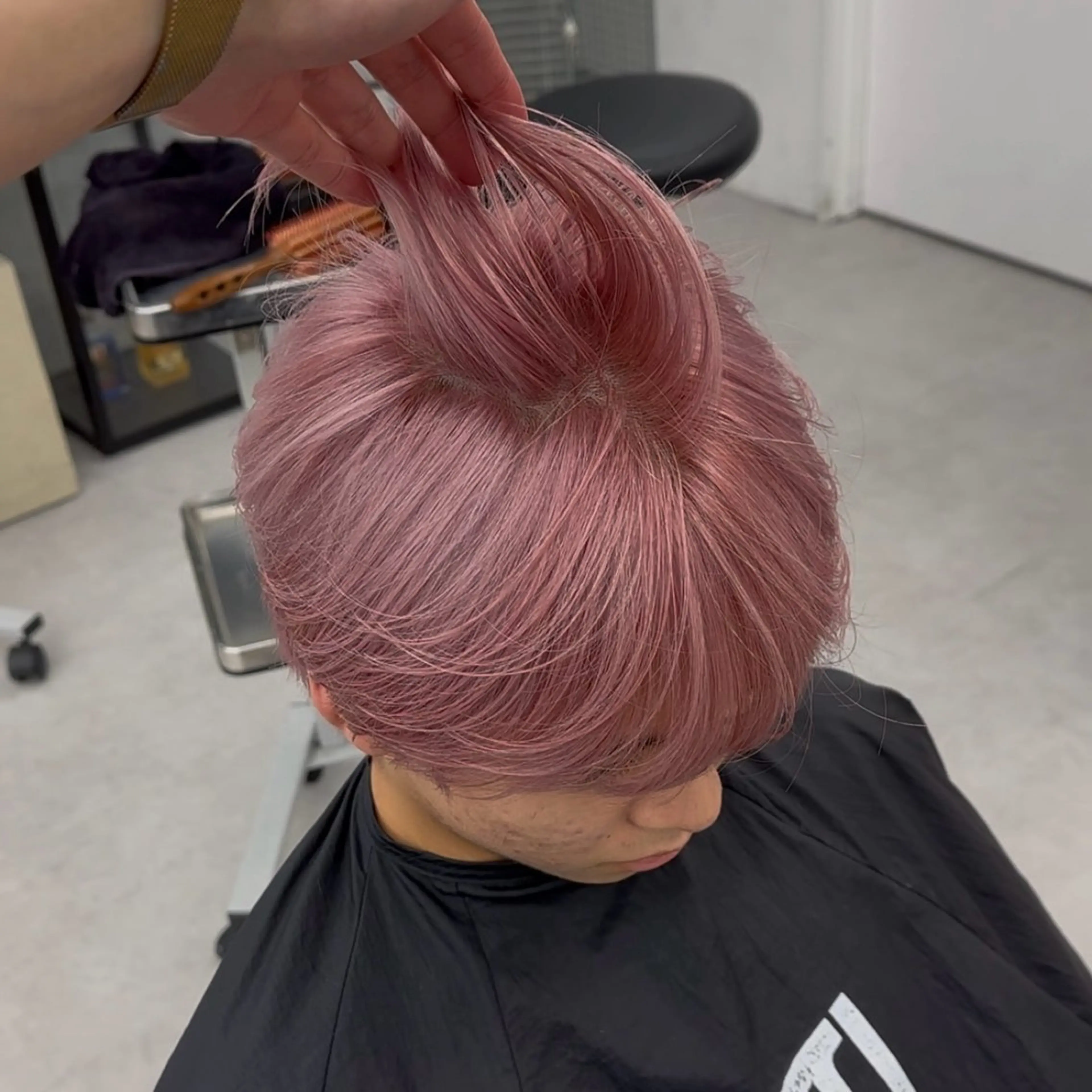 カラー メンズ メンズミルクティー 特化／ハイトーンのヘアスタイル