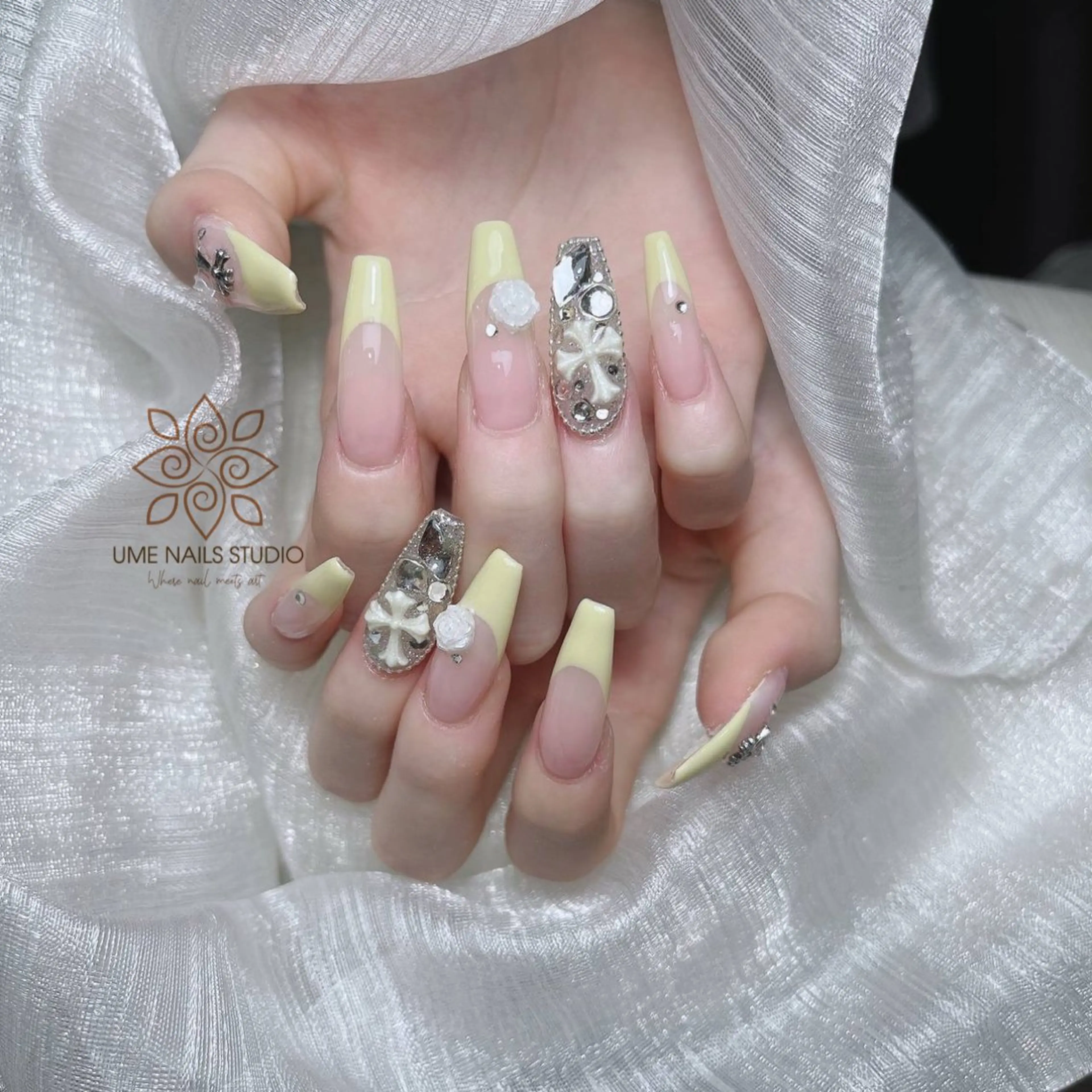 ネイル チークネイル クリアネイル ガーリー キラキラネイル 韓国ネイル ハンドネイル Ume Nail Studioのネイルデザイン