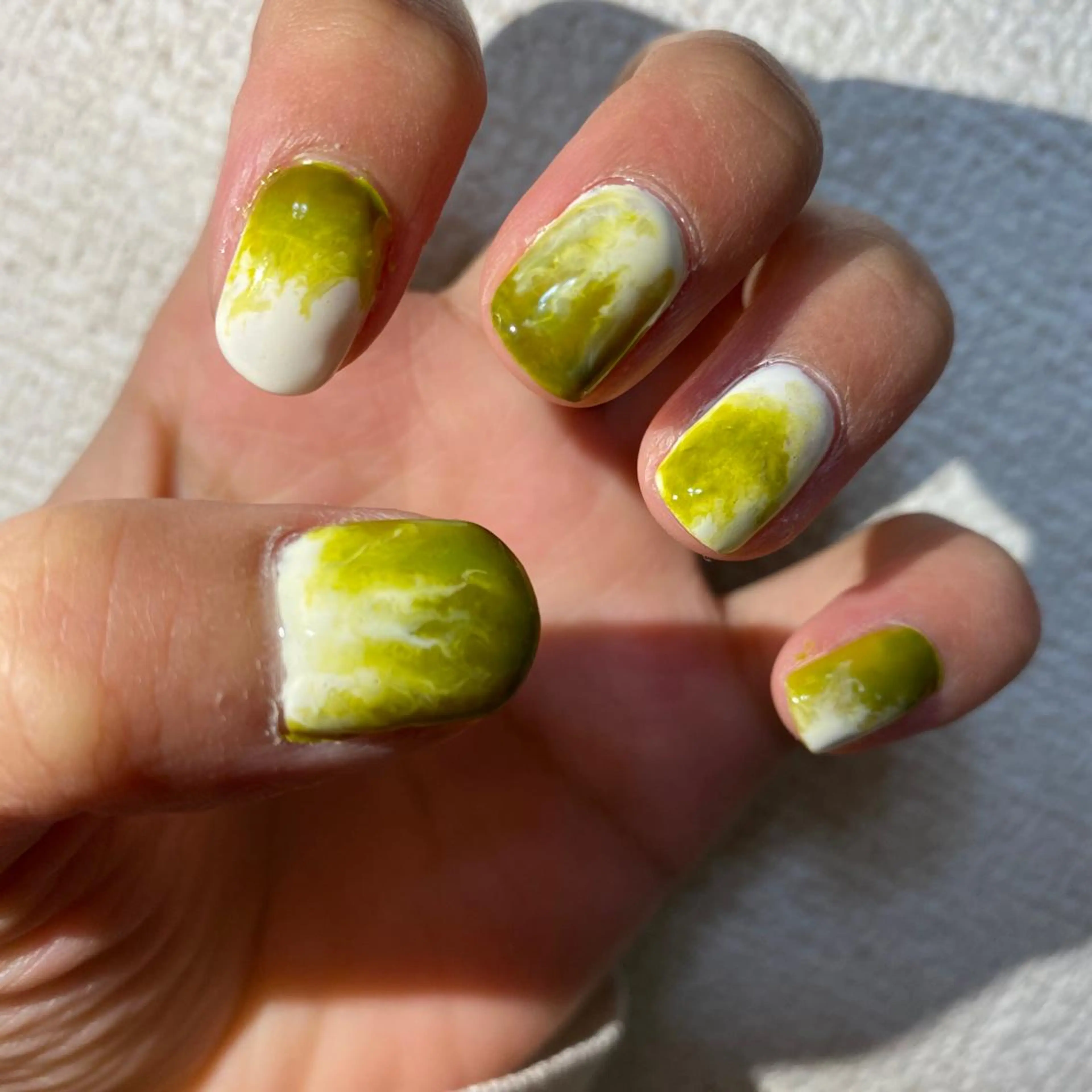 ネイル ハンドネイル ハイトーン🦄ネイル 💞のぶちのネイルデザイン