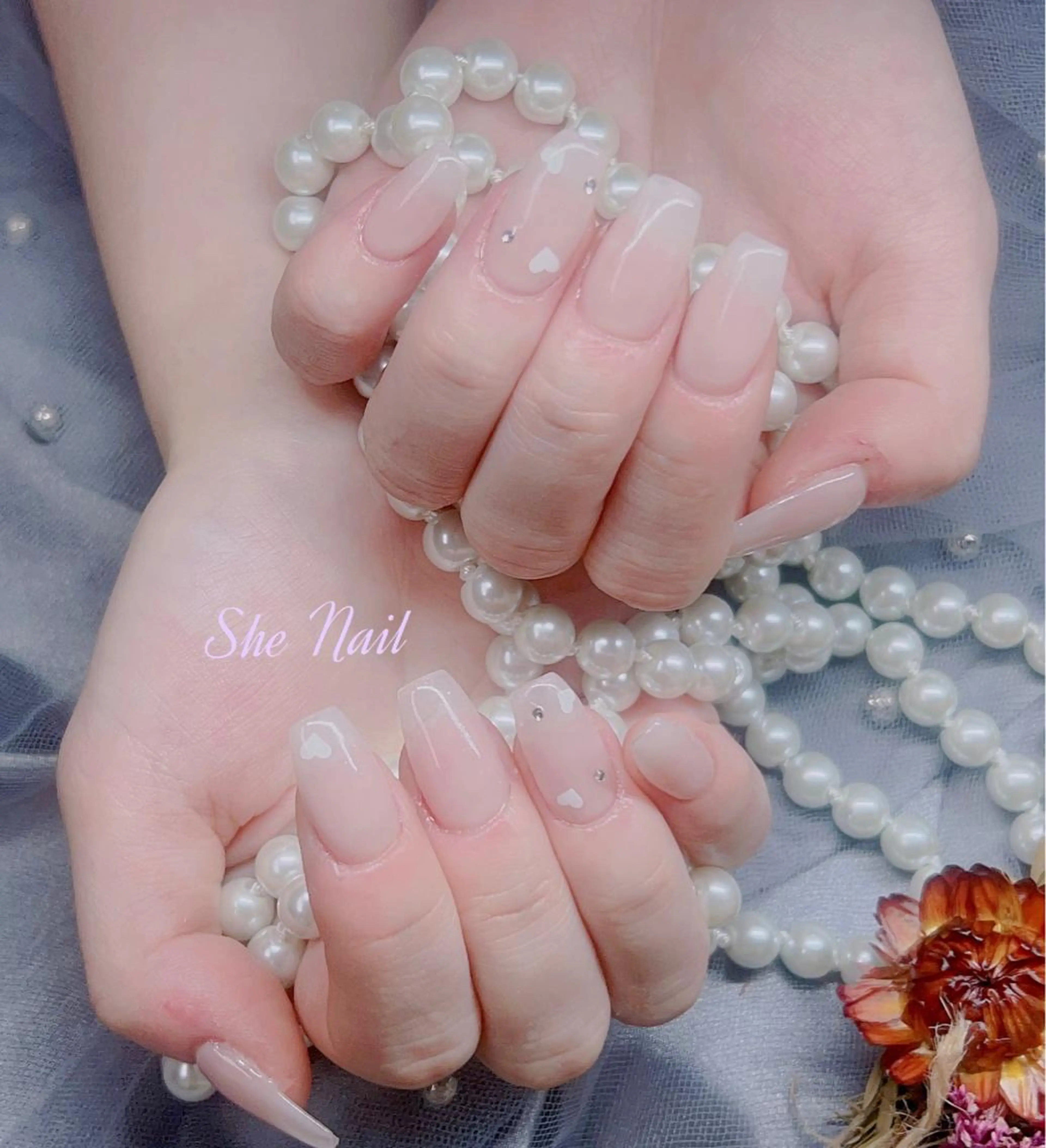 ネイル 長さ出し ワンカラーネイル シンプルネイル ストーンネイル ネイルチップ ハンドネイル She   Nail所属・ISA_ BELLAのネイルデザイン