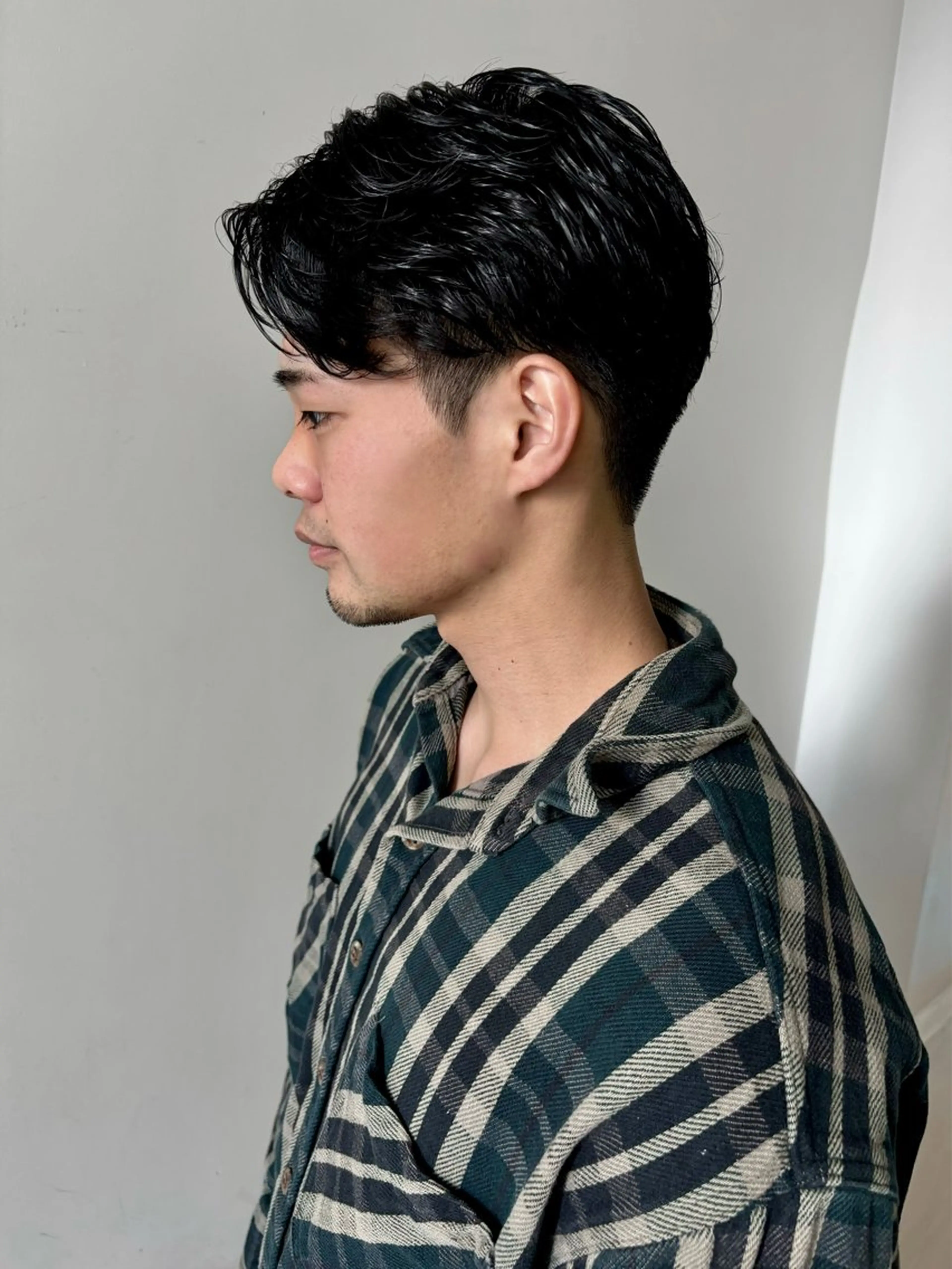 パーマ メンズ フェザーパーマ メンズパーマ カット パーマ Kureha/ネイル レイヤー/酸性縮毛のヘアスタイル