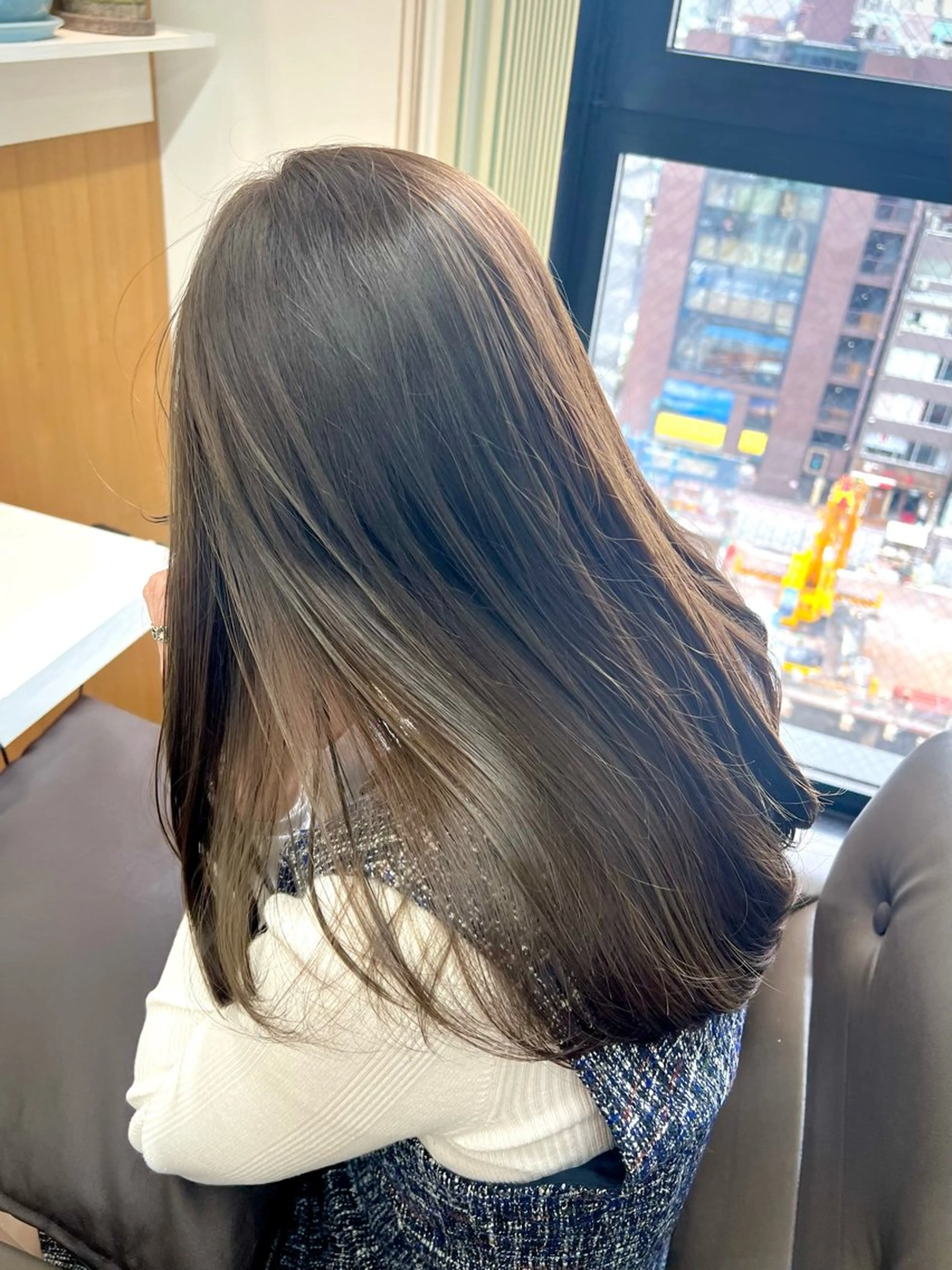 ロング カラー ベージュカラー 透明感カラー オリーブベージュ 透明感カラー/ イルミナカラーヒロキのヘアスタイル