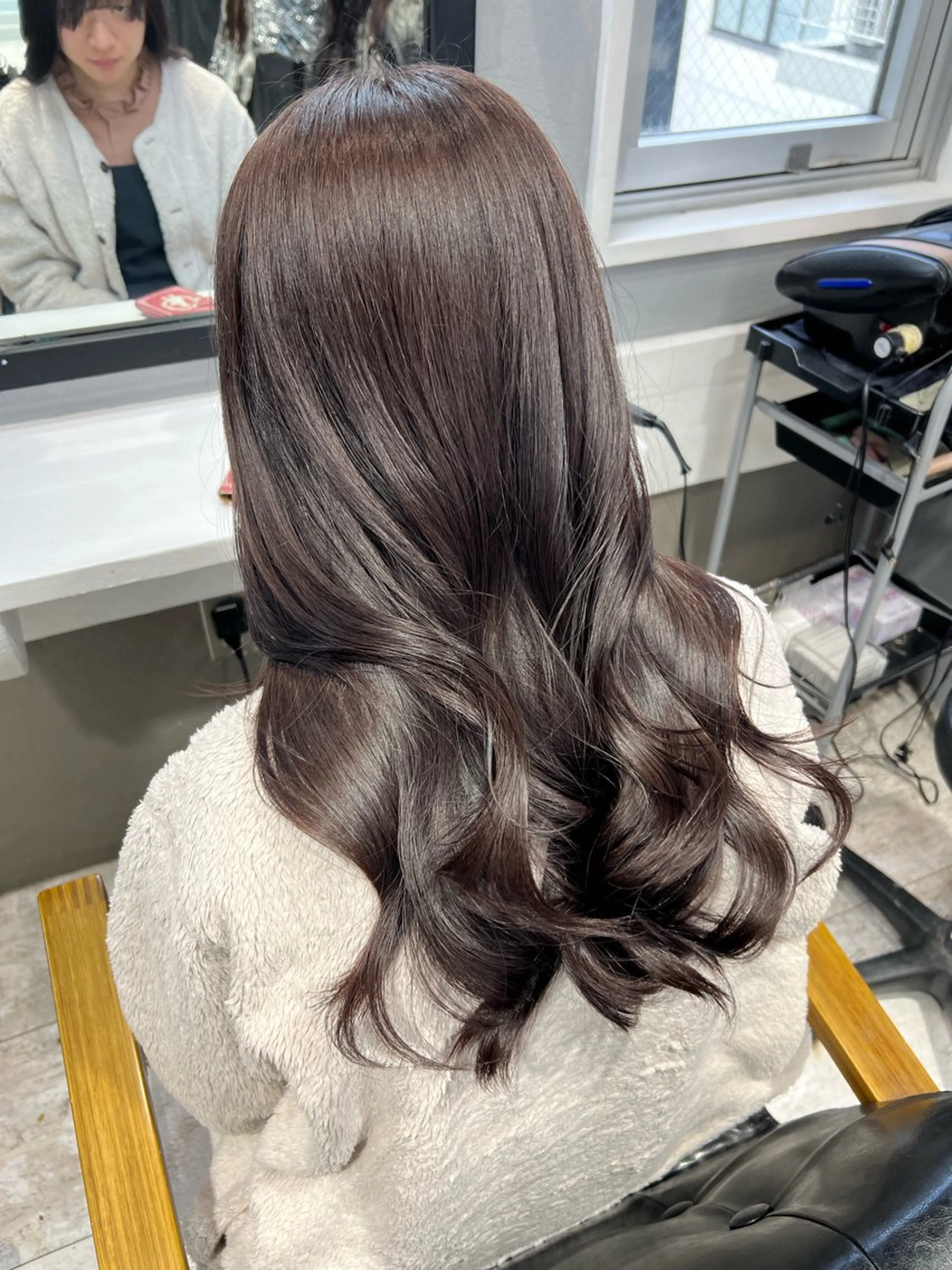 セミロング カット ヘアカラー maya レイヤーカットのヘアスタイル