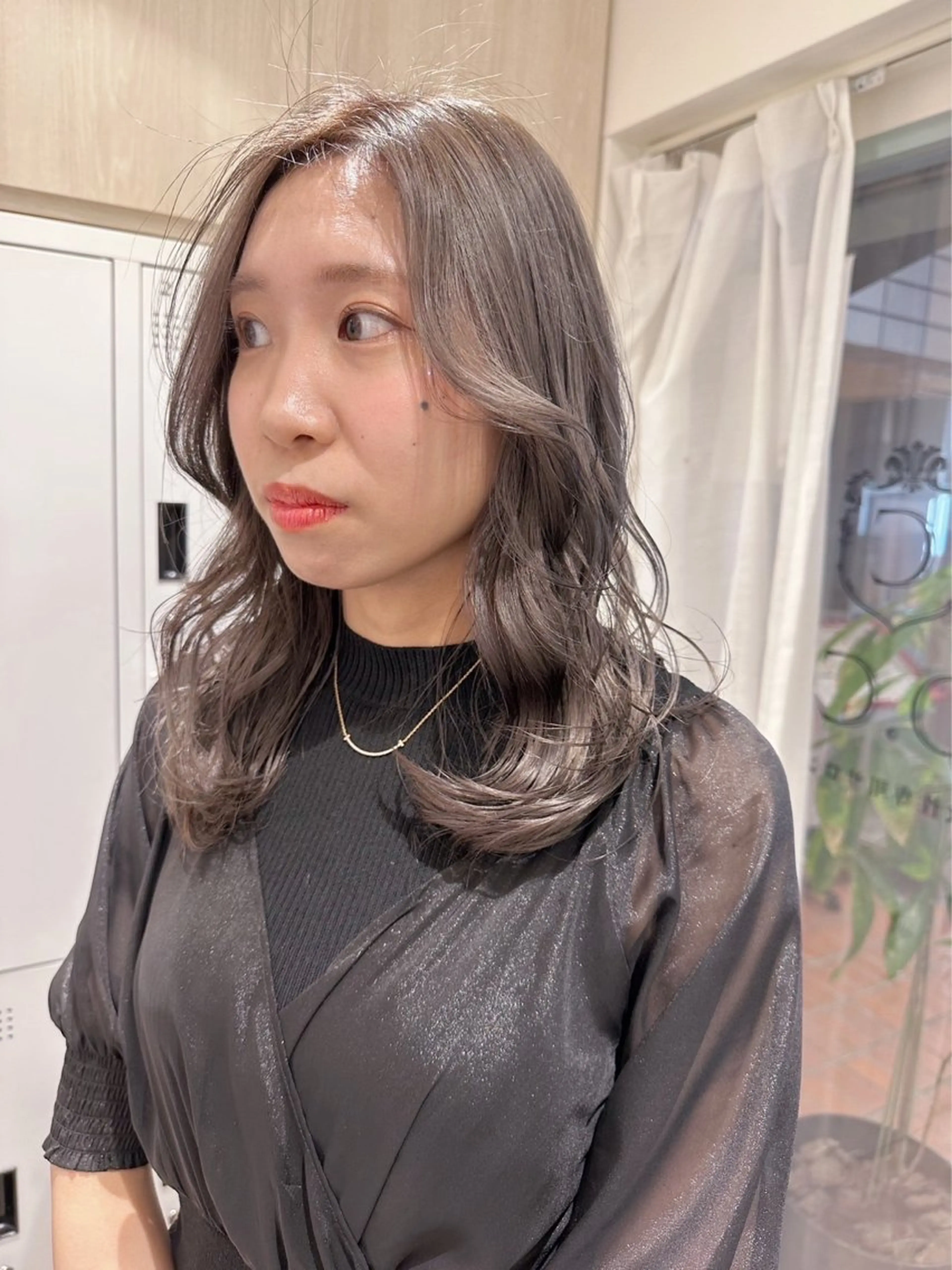 ロング カラー ヘアカラー トリートメント NaVIユウジ ブリーチカラーのヘアスタイル