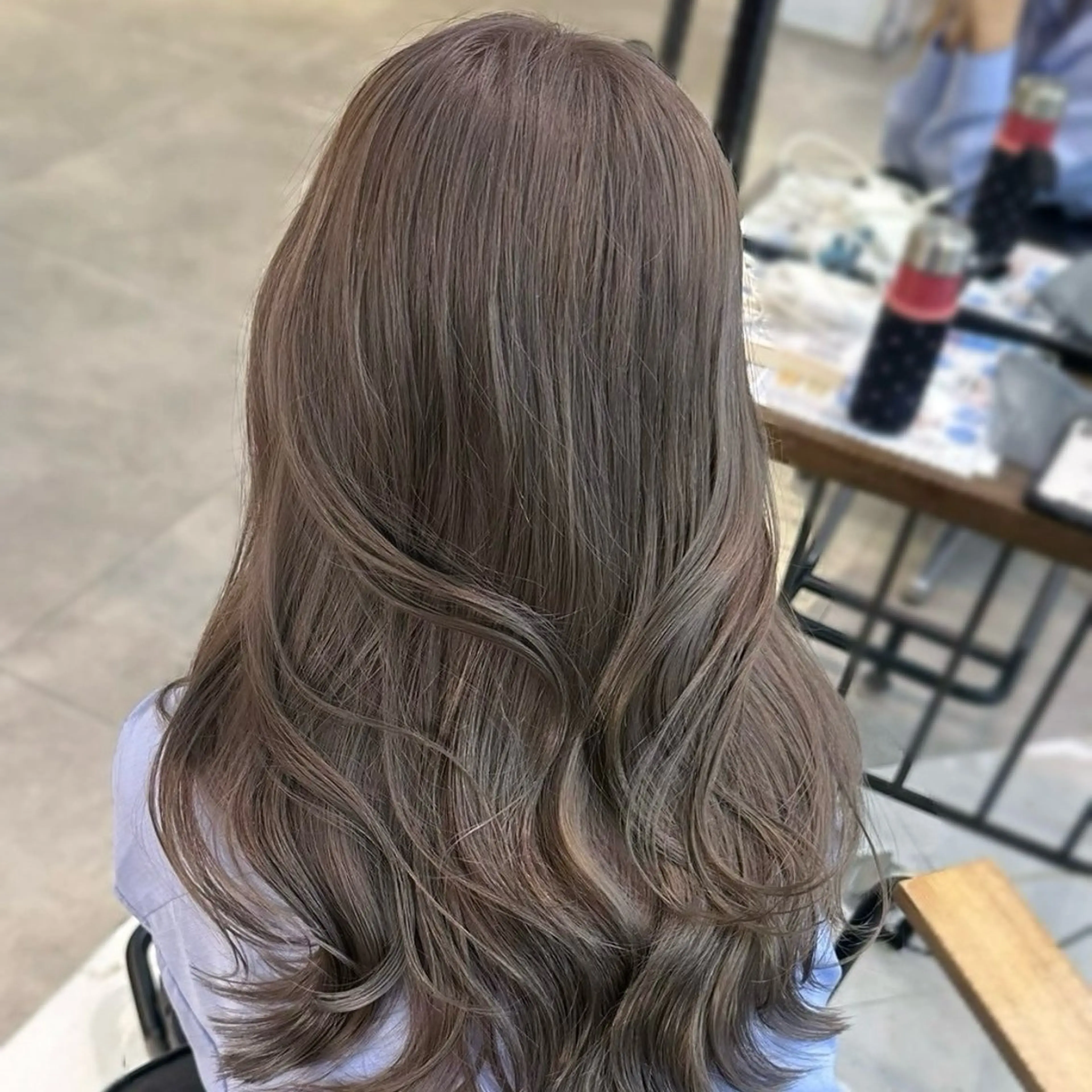 ロング カラー ブリーチ 透明感カラー グレージュ ヘアカラー ハイトーン/レイヤー /メンズパーマのヘアスタイル