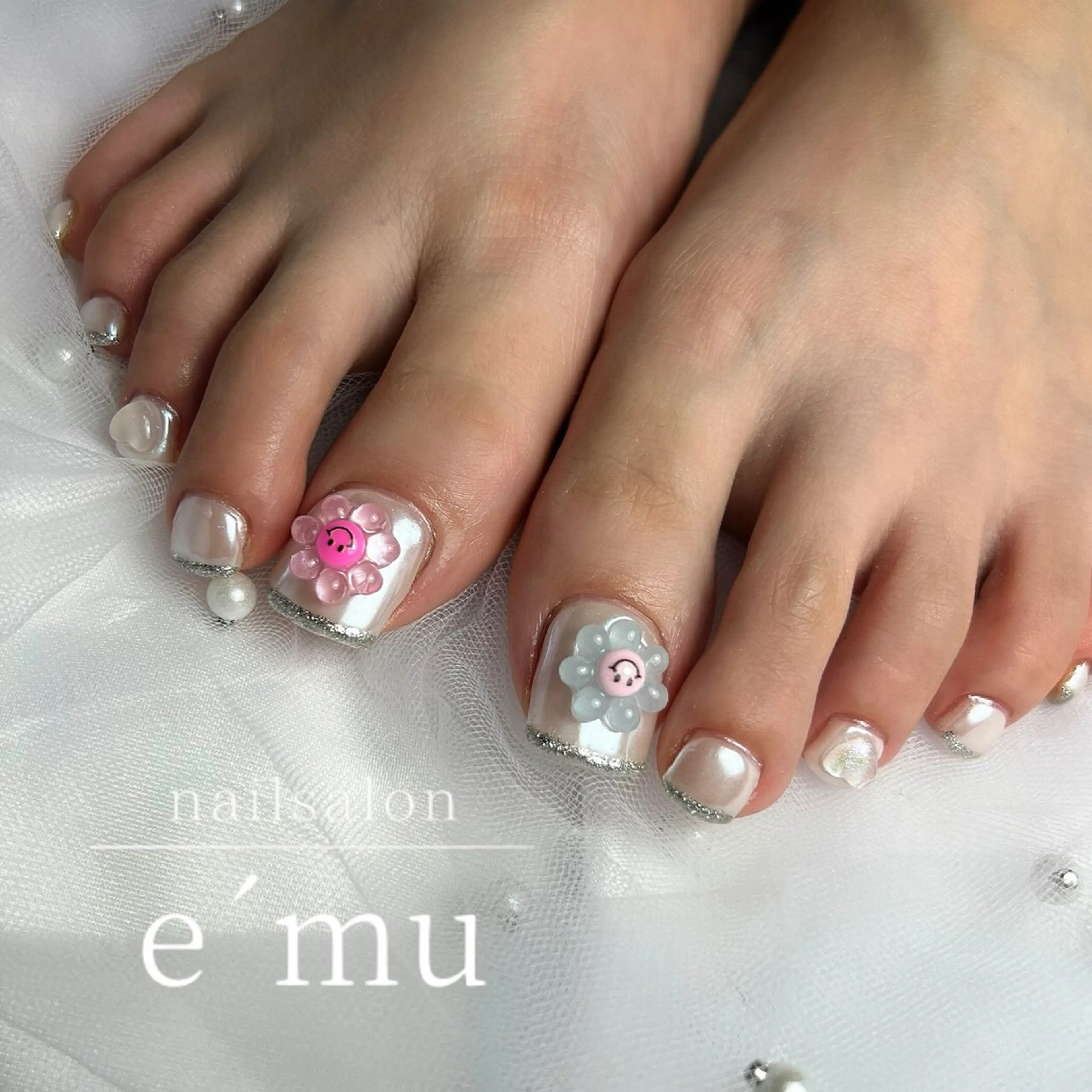 ネイル オーロラネイル フラワーネイル フットネイル nailsalon e´muのネイルデザイン