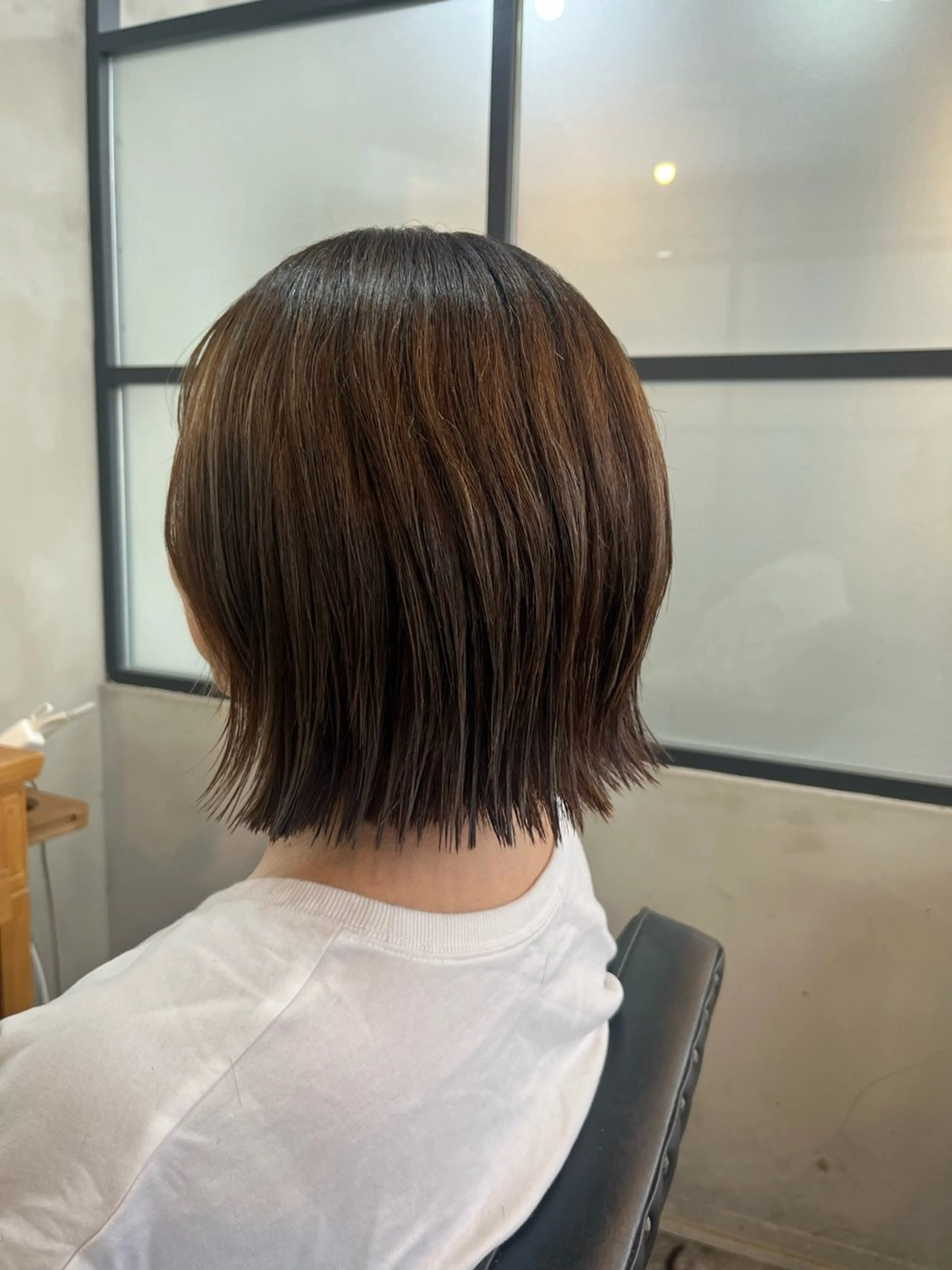 ミディアム レイヤーカット 栗本 陽香/顔周りレ イヤー/透明感カラーのヘアスタイル