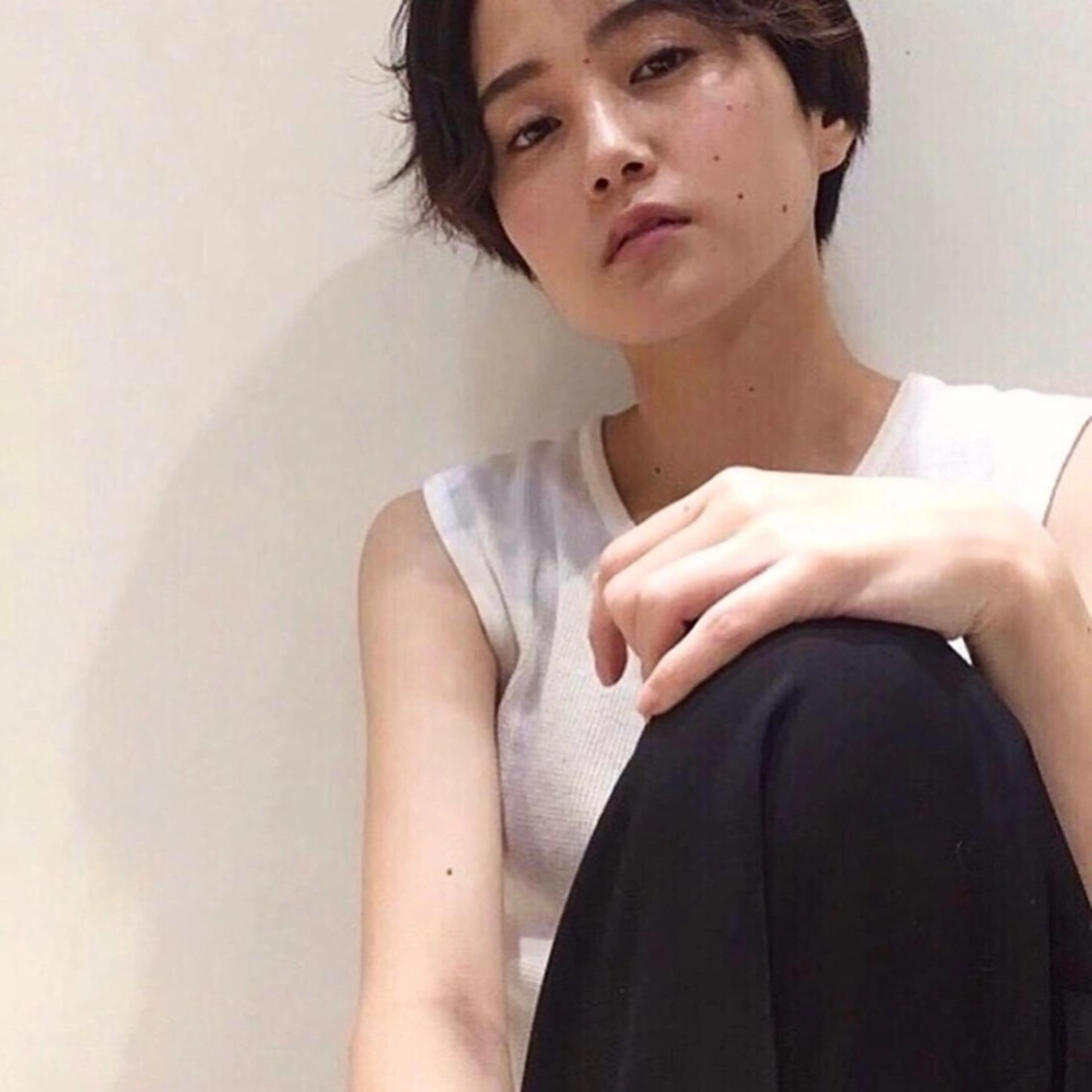 ショート カラー パーマ ヘアアレンジ メンズ メンズインナーカラー アッシュ ベージュカラー デザインカラー イヤリングカラー 髪質改善🫧ベージュ 椙山 響のヘアスタイル