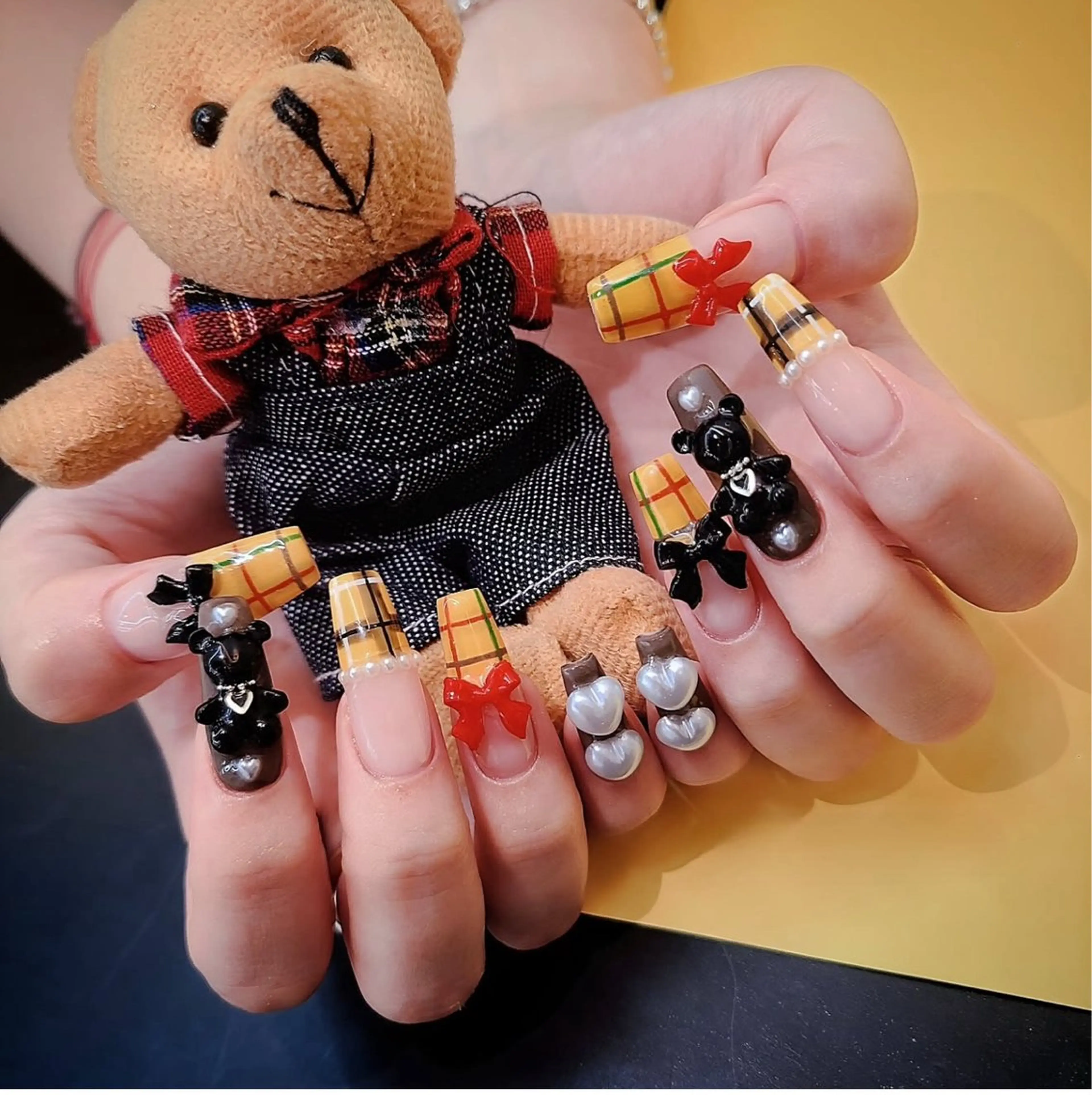 ネイル アニマル柄 オーロラネイル チークネイル フラッシュネイル ジェルネイル ハンドネイル Lina所属・Lina Nail Salonのネイルデザイン