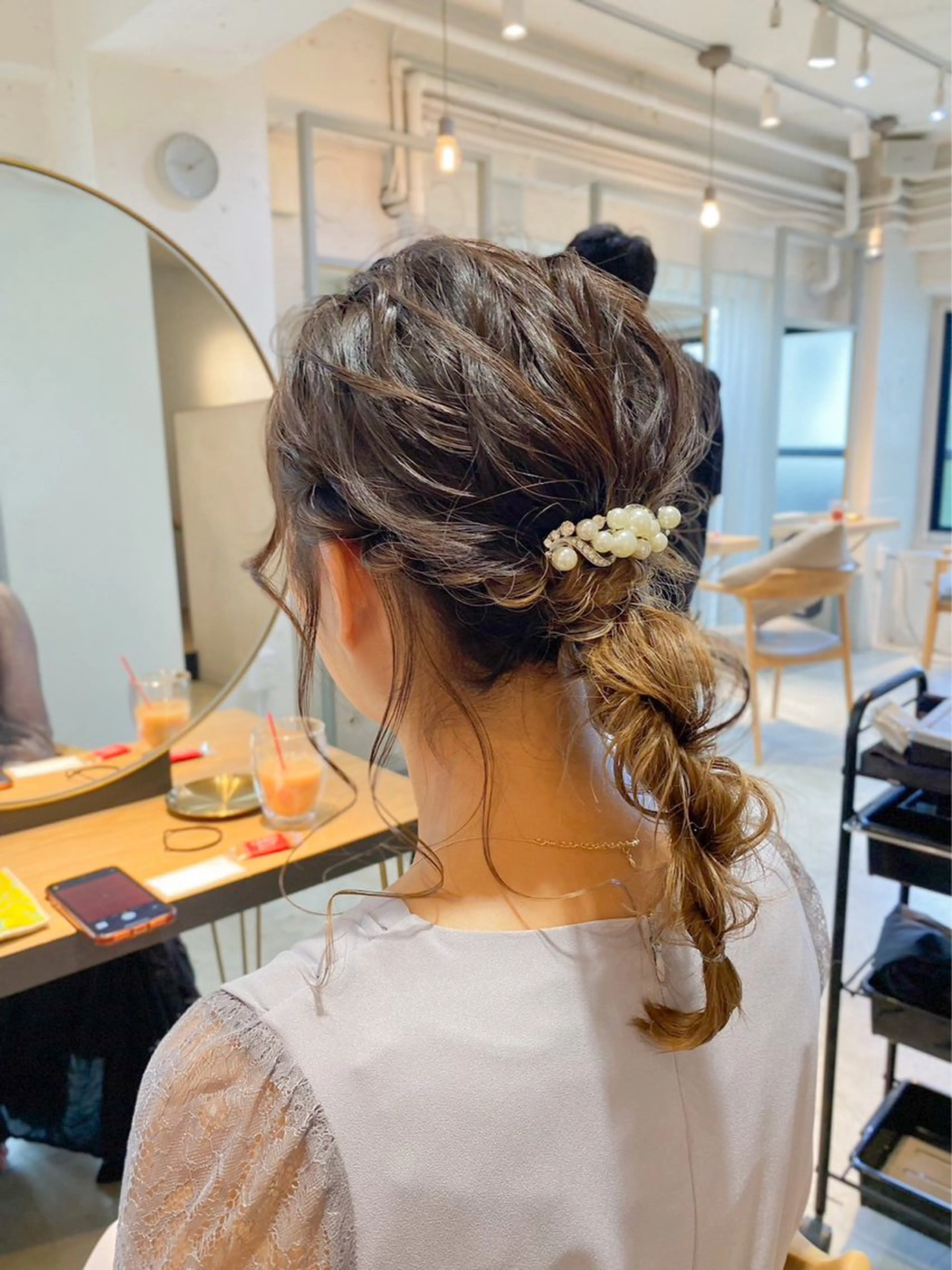 セミロング ヘアアレンジ 🤍似合わせカット/ 艶カラー/表参道🫧のヘアスタイル