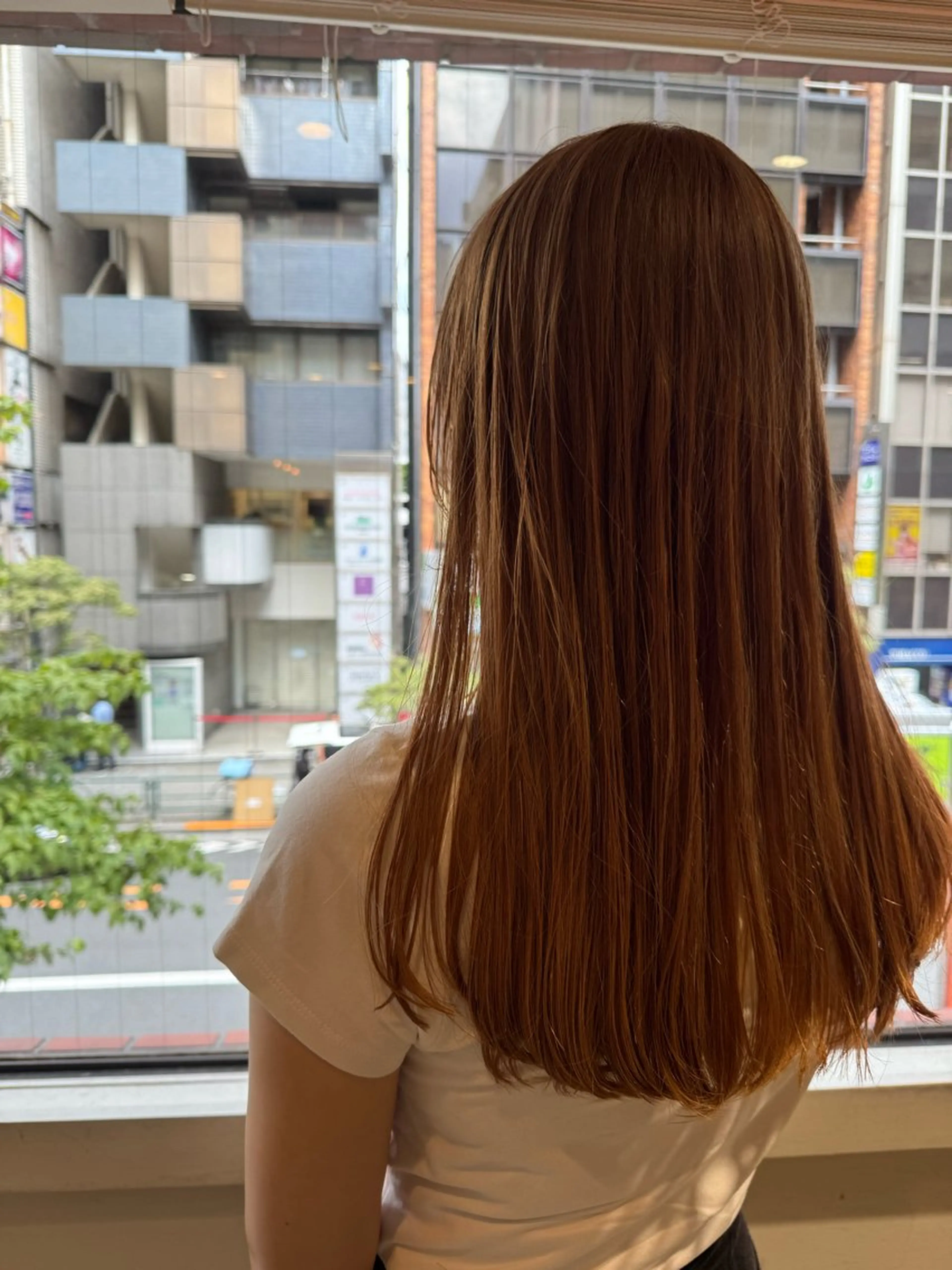 ロング カラー ハイトーンカラー 柳川 瑠衣菜のヘアスタイル