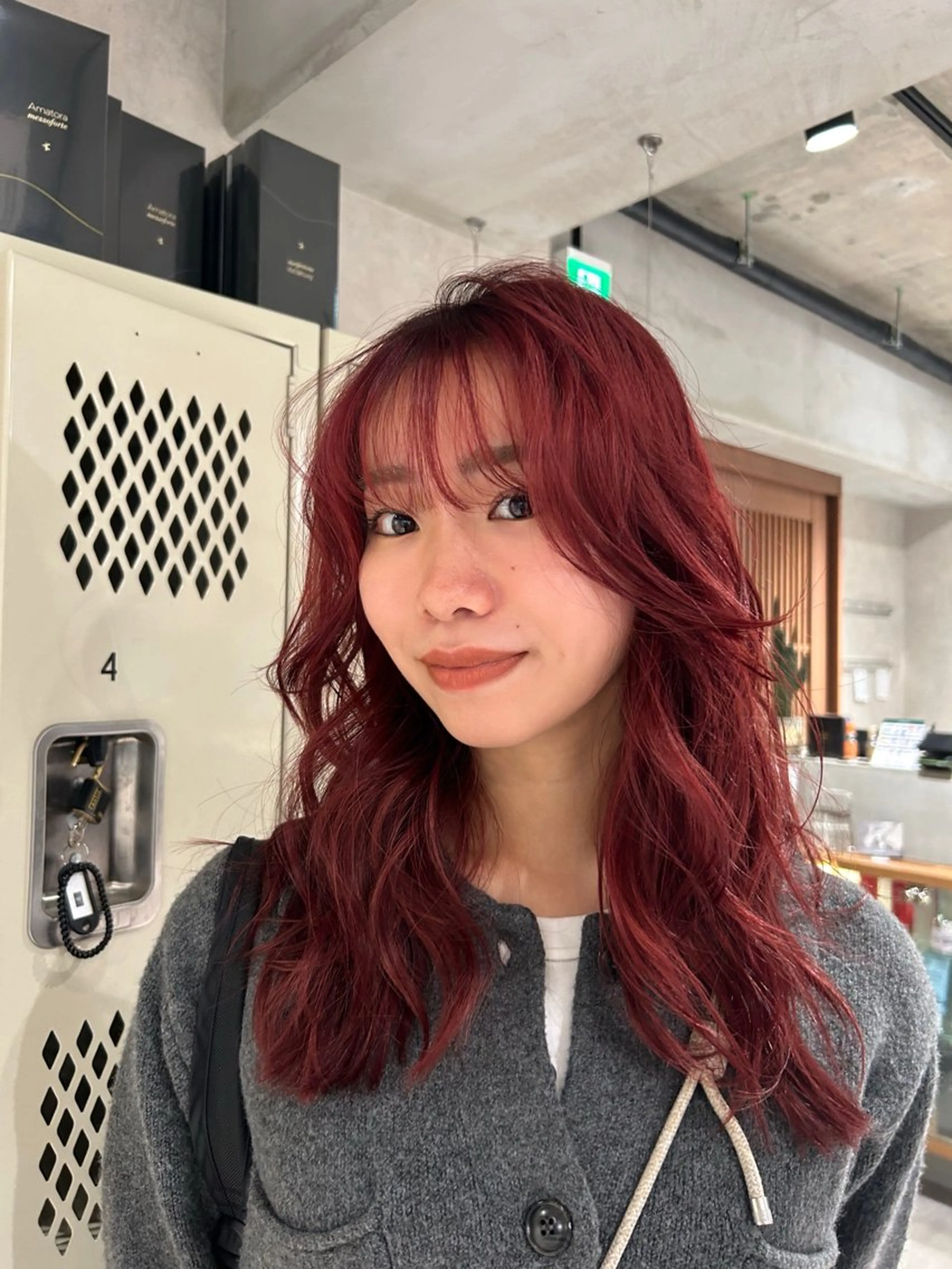 ミディアム カット ヘアカラー トリートメント ayano🍒暖色 カラー/カーリーヘアのヘアスタイル