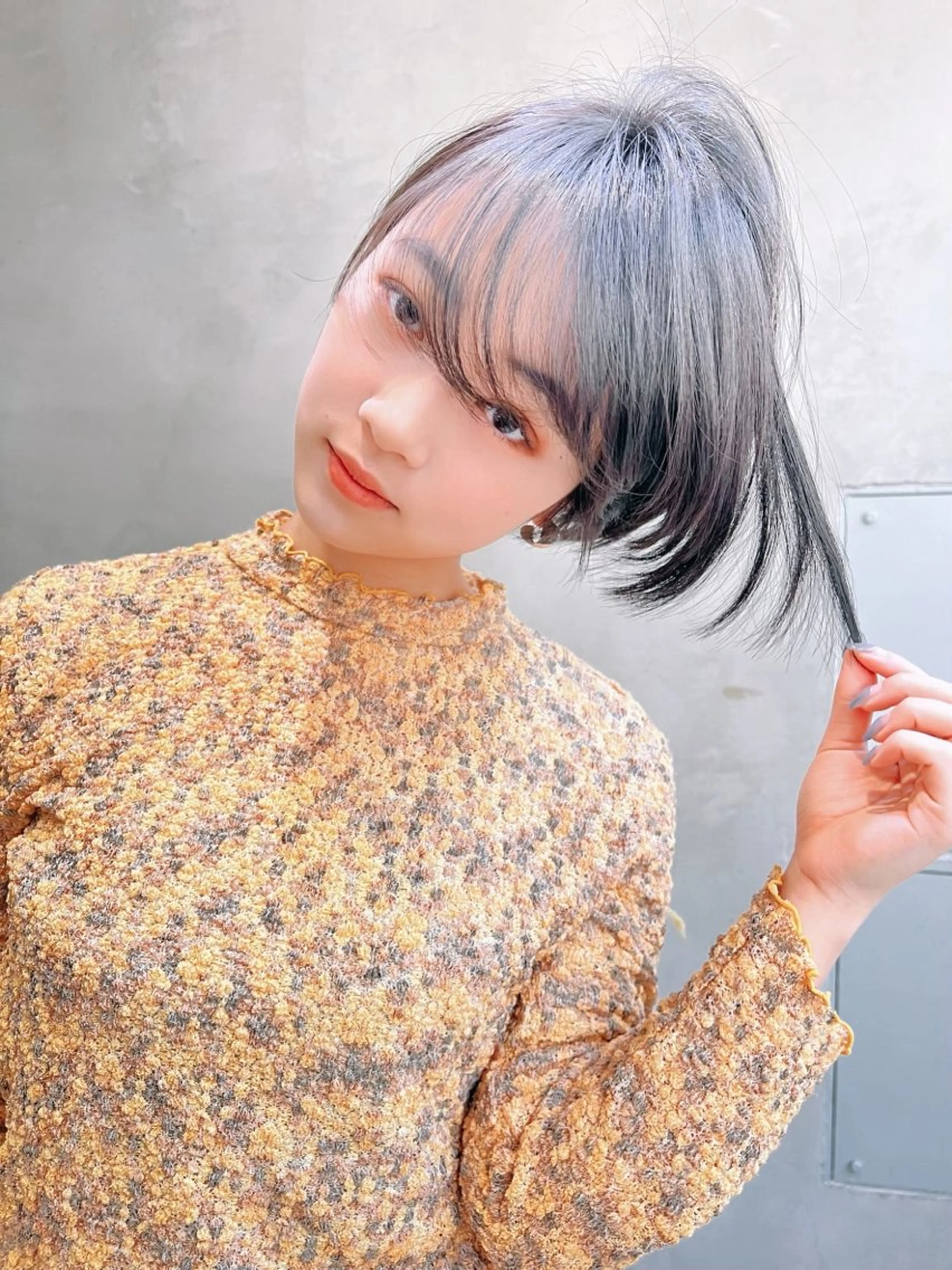 ショート カラー 黒髪 ブルーカラー ブルージュ メンズ🙆 レディース美髪✨のヘアスタイル