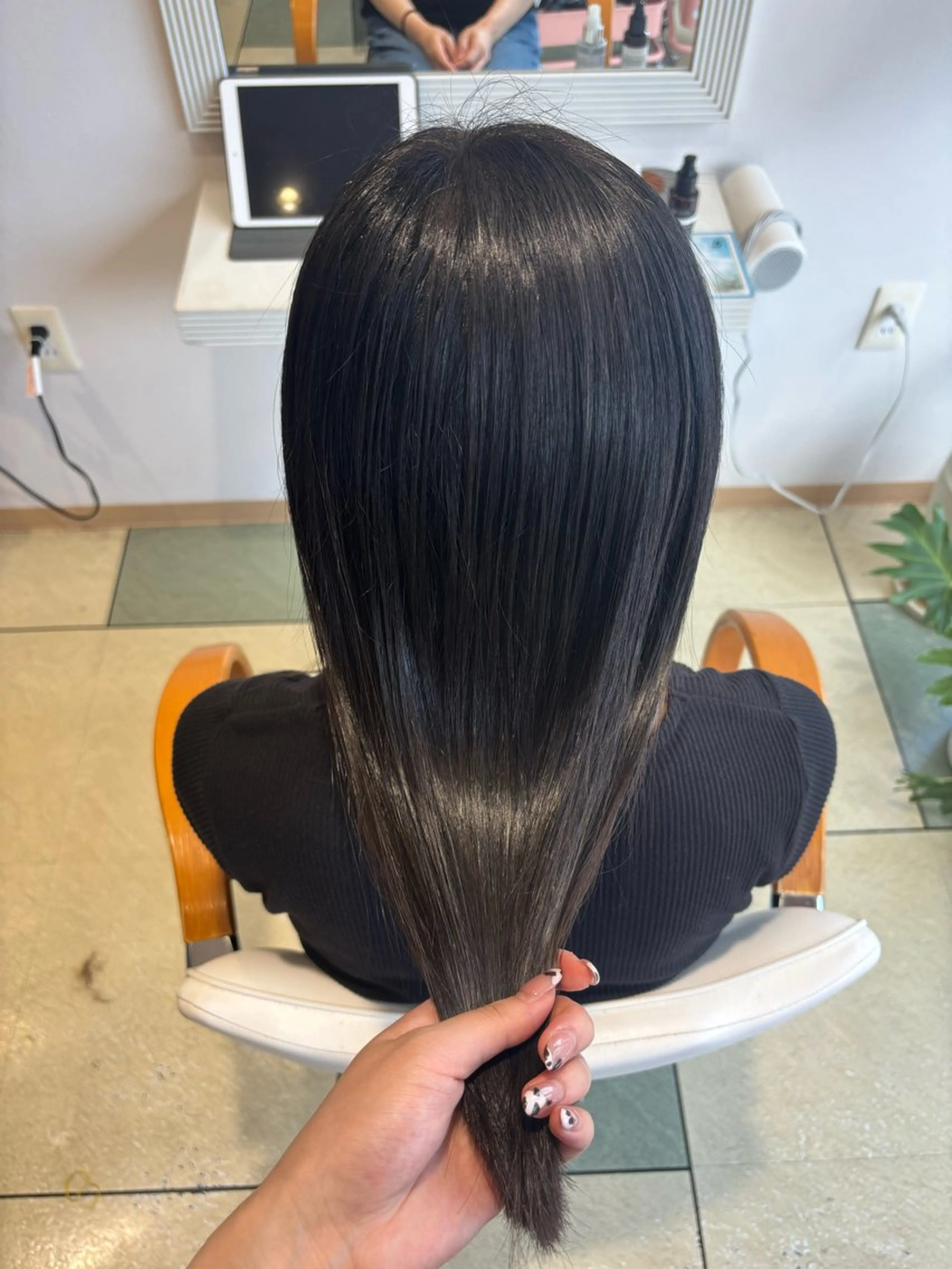 ロング 髪質改善 レイヤーカット ロング トリートメント カット ヘアカラー トリートメント 透明感カラー/ くびれヘア🌸ユウユのヘアスタイル