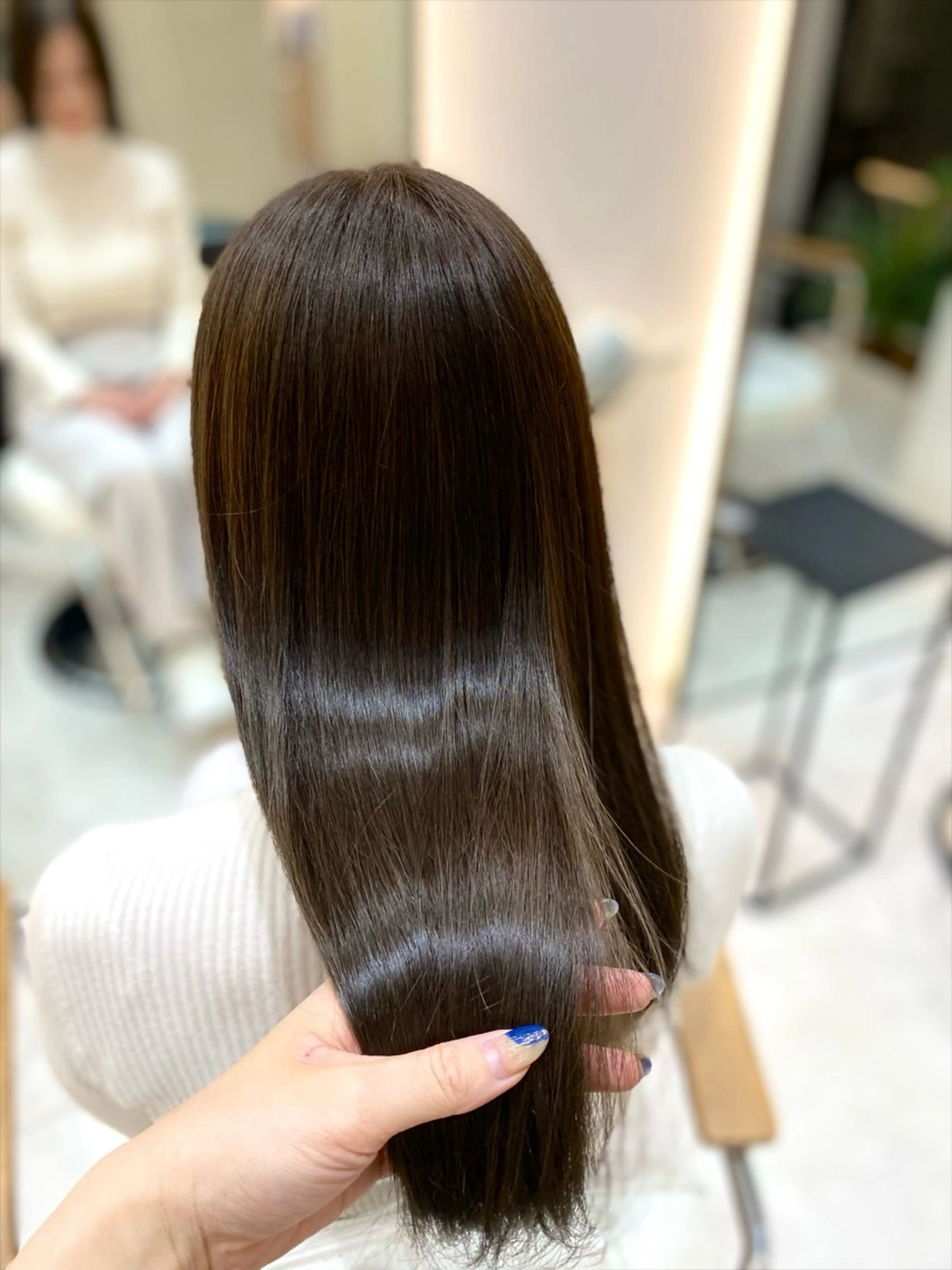 ロング カラー パーマ グレージュ オリーブグレージュ オリーブグレー 縮毛矯正 カット ヘアカラー 縮毛矯正 トリートメント 艶髪・透明感カラー・ 韓国ヘア・Yuriのヘアスタイル