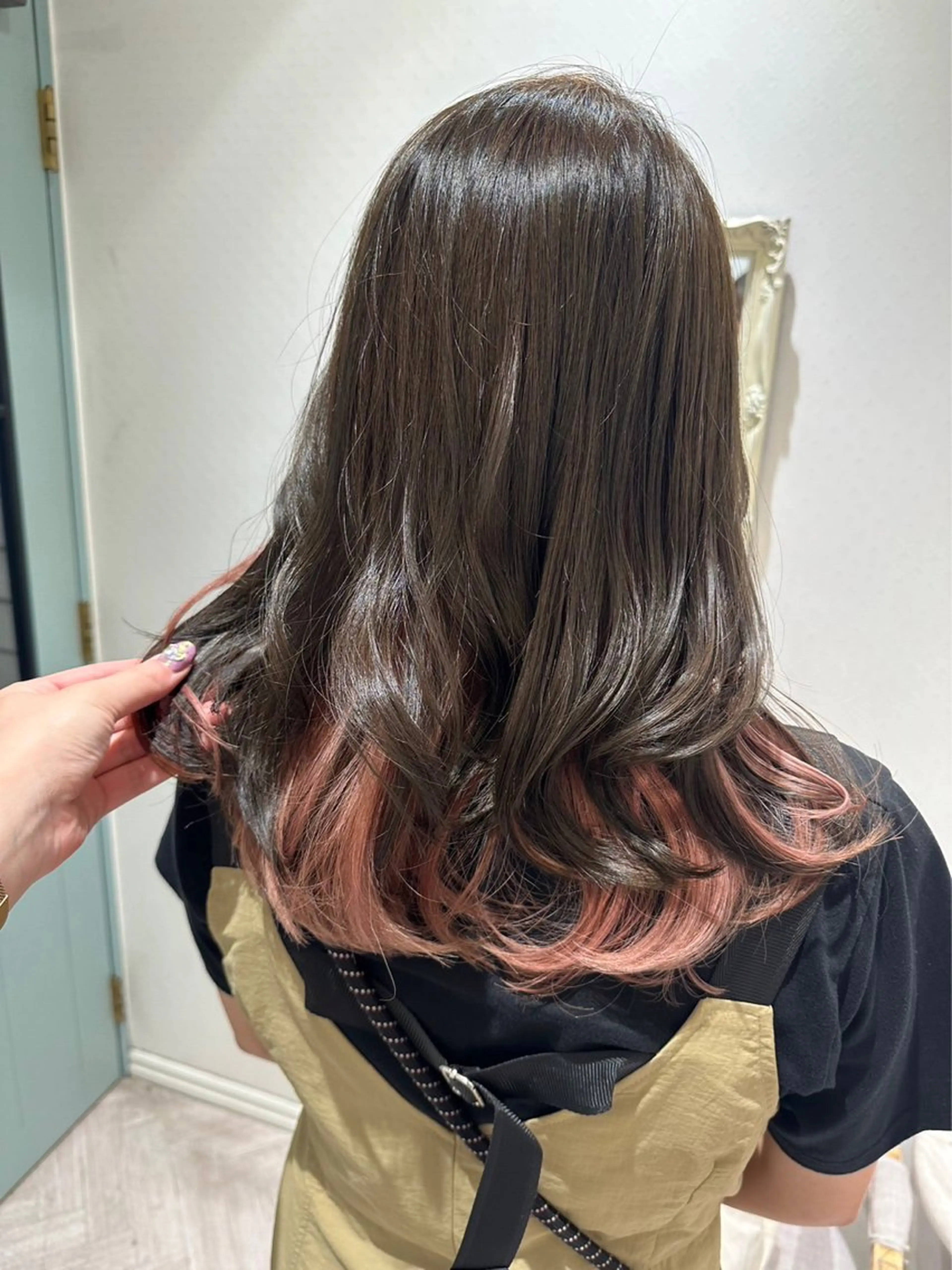 ロング カラー NaVIユウジ ブリーチカラーのヘアスタイル
