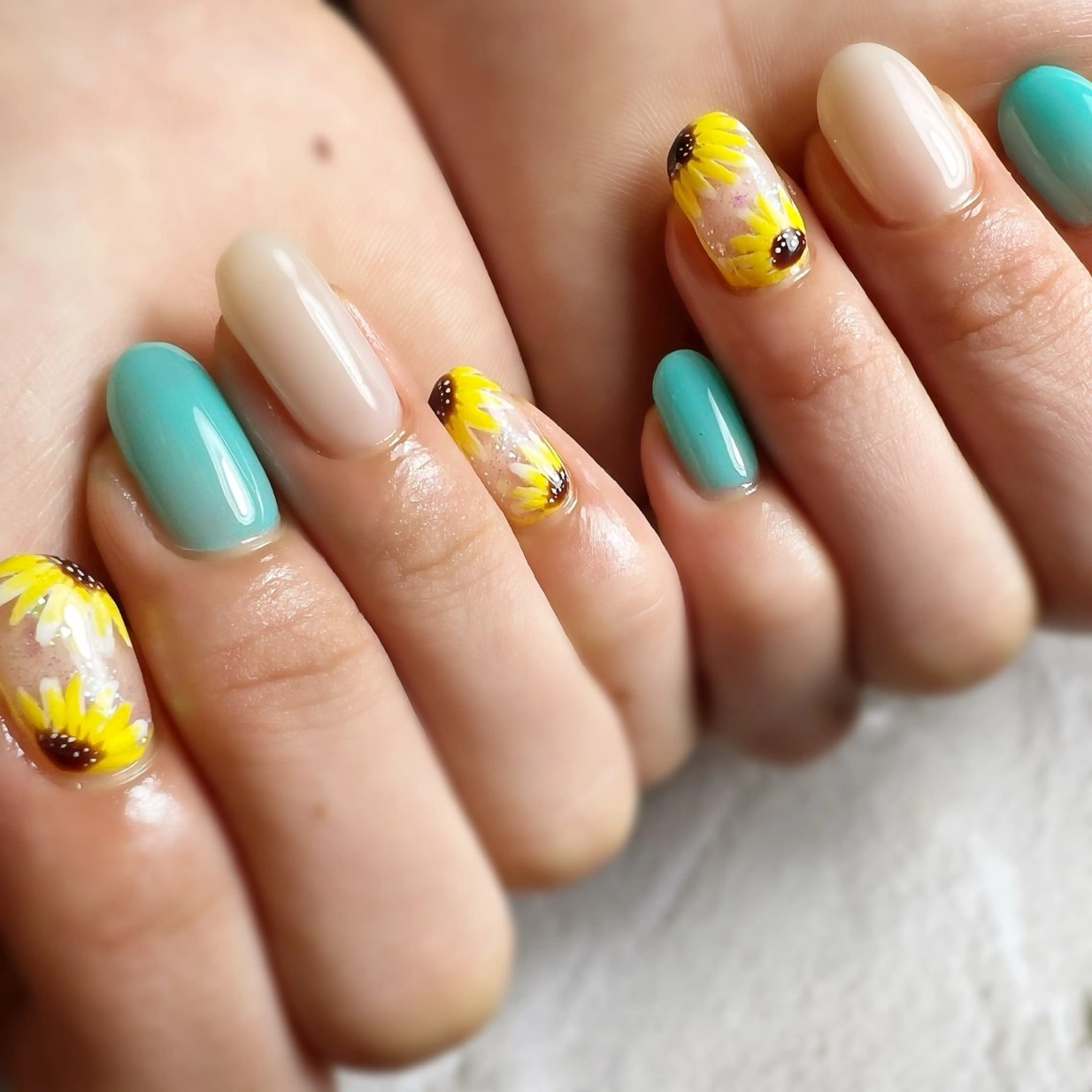 ネイル ハンドネイル フットネイル NAILsalon Laki(ラキ)のネイルデザイン