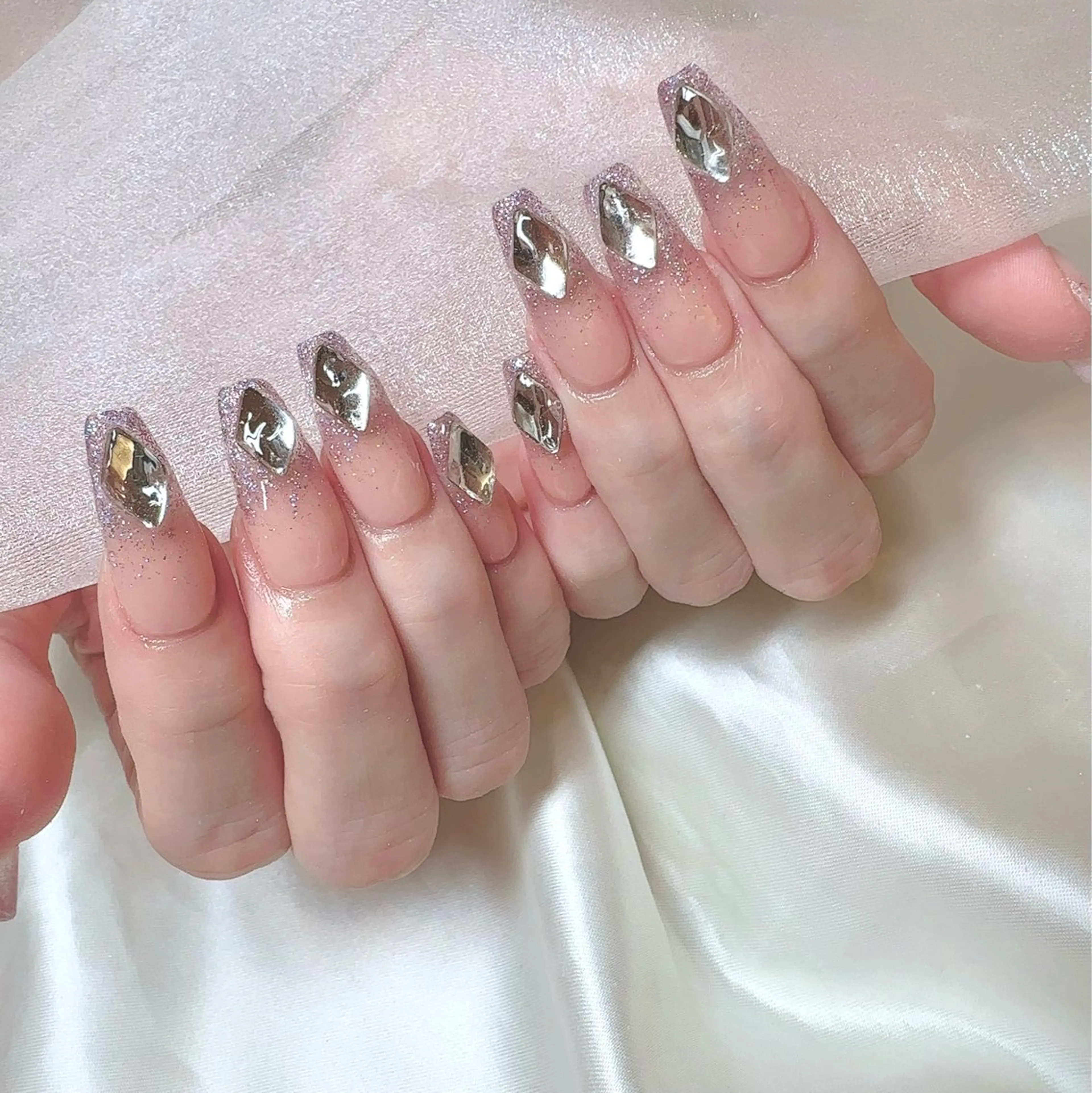 ネイル ハンドネイル LOVE NAIL 店長　MIKAのネイルデザイン