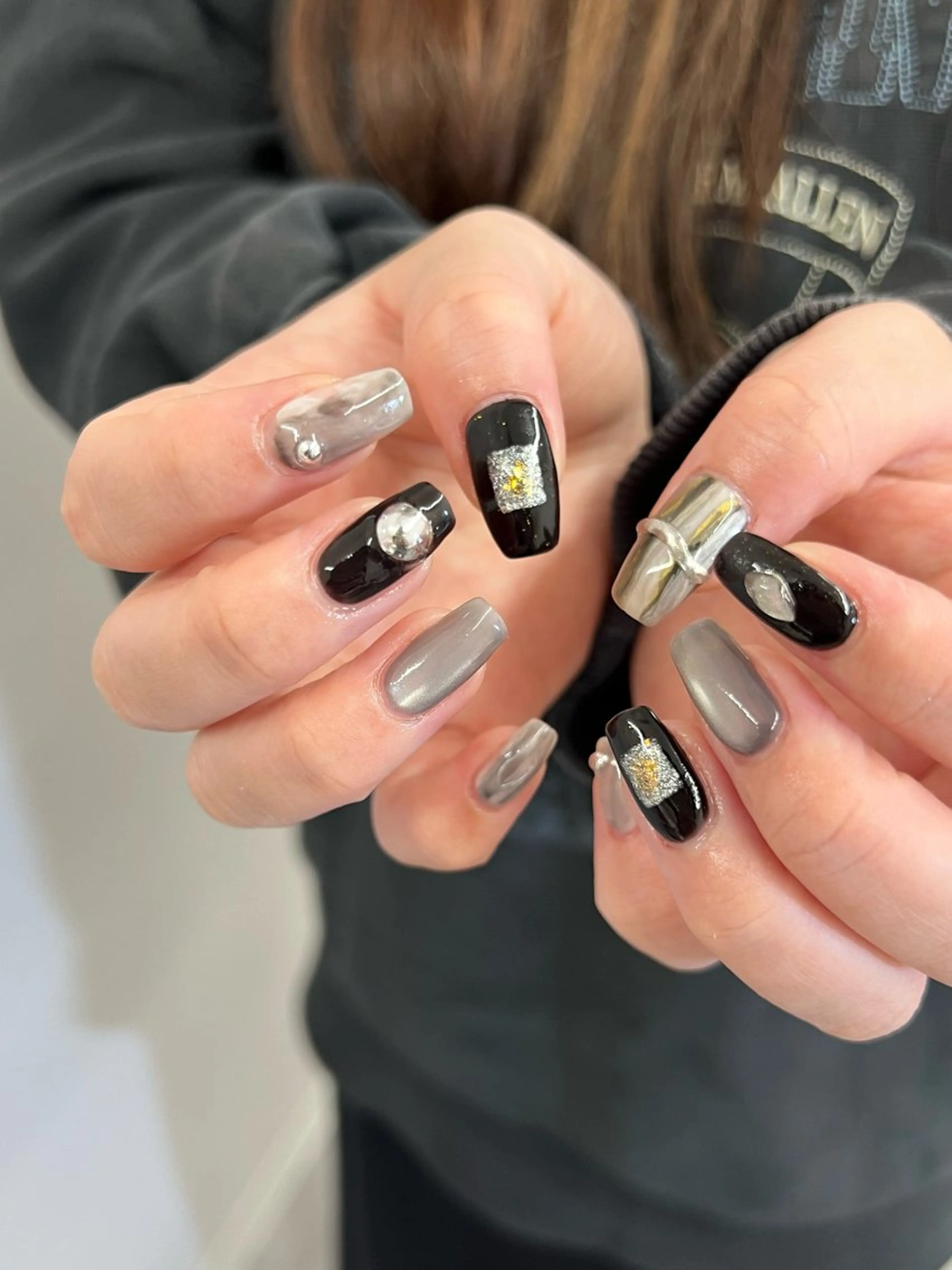 ネイル ジェルネイル マグネットネイル ニュアンスネイル パラジェル リボン ハンドネイル ハンドケア Bana_ Nailのネイルデザイン
