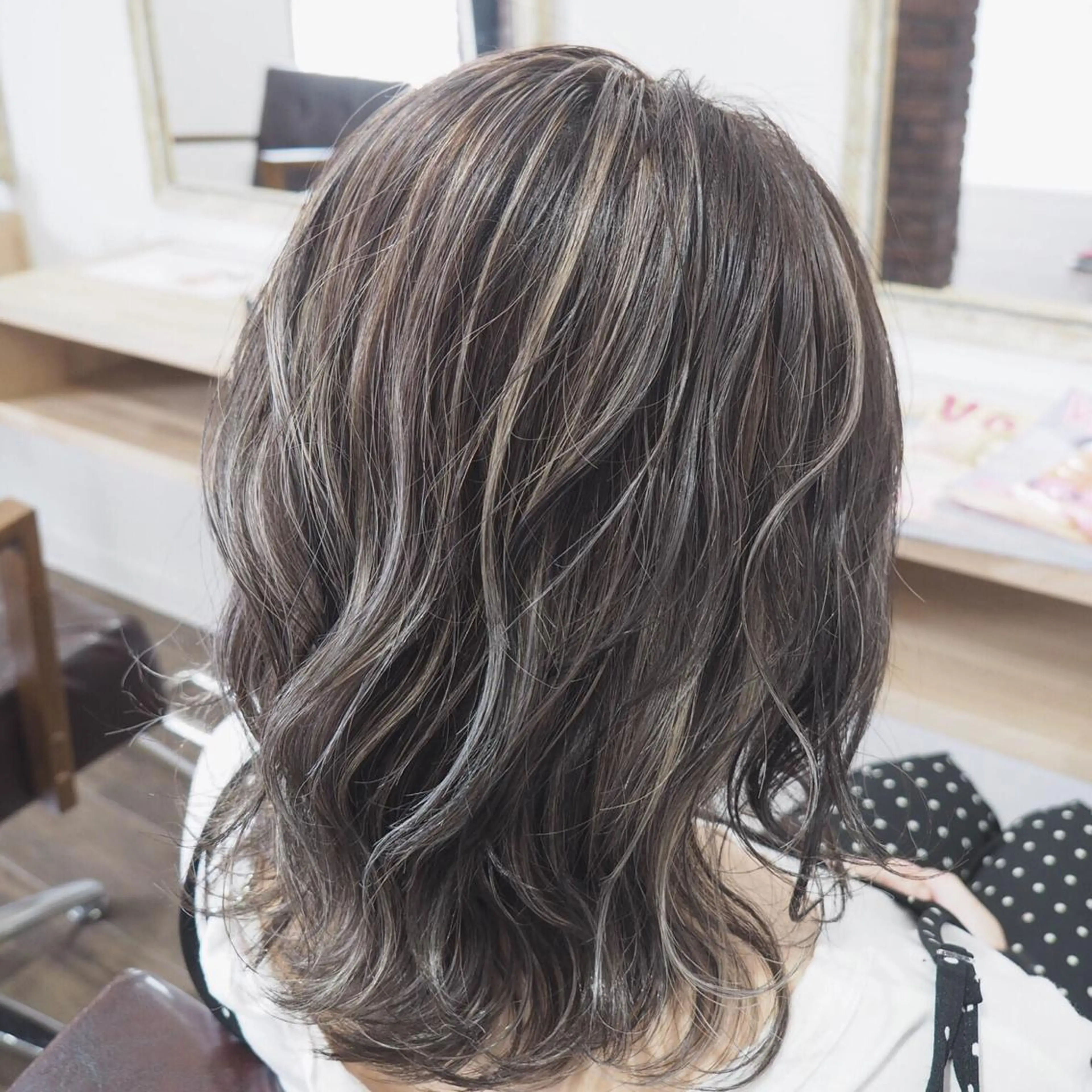 ミディアム カラー ヘアカラー トリートメント HAIR&MAKE AXIS所属・土屋 貴章のヘアスタイル